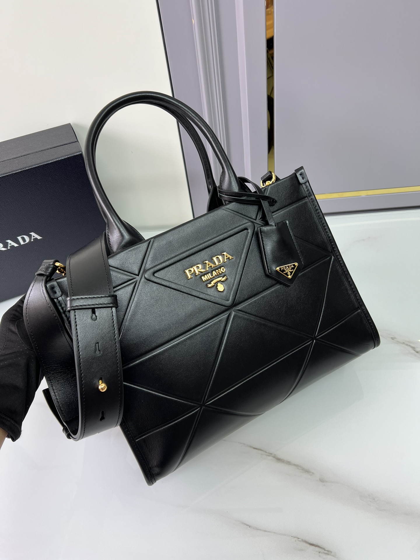 [TOP] PRADA Triangle Diamond Tote Bag Cowhide 30x23x9cm/35x27x10cm/39x30x12cm - Black