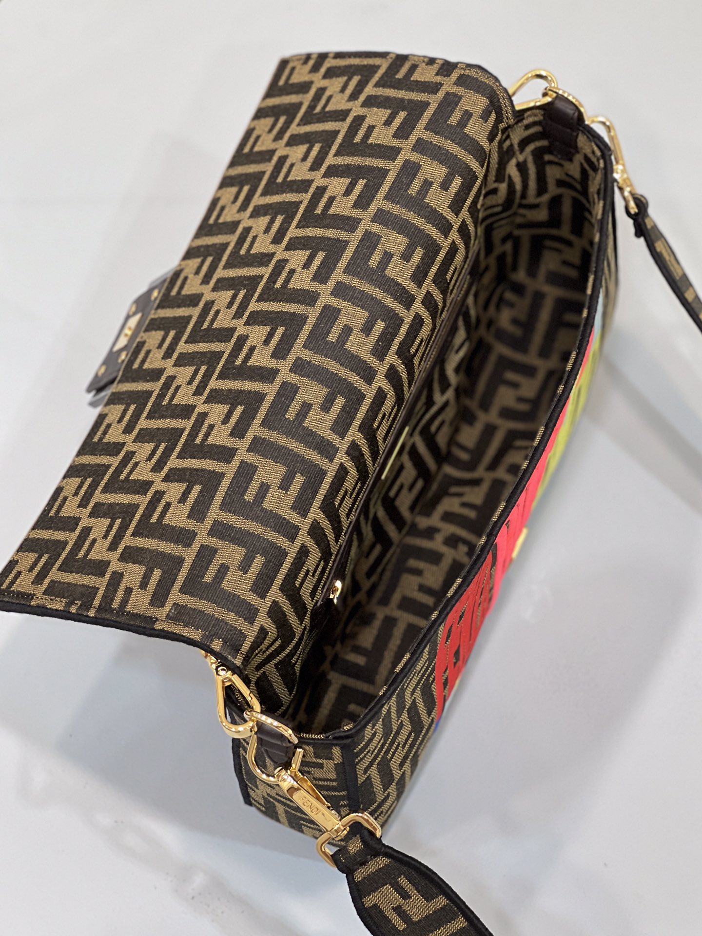 [TOP] FENDI Embroidered Baguette Bags 32×6×16cm