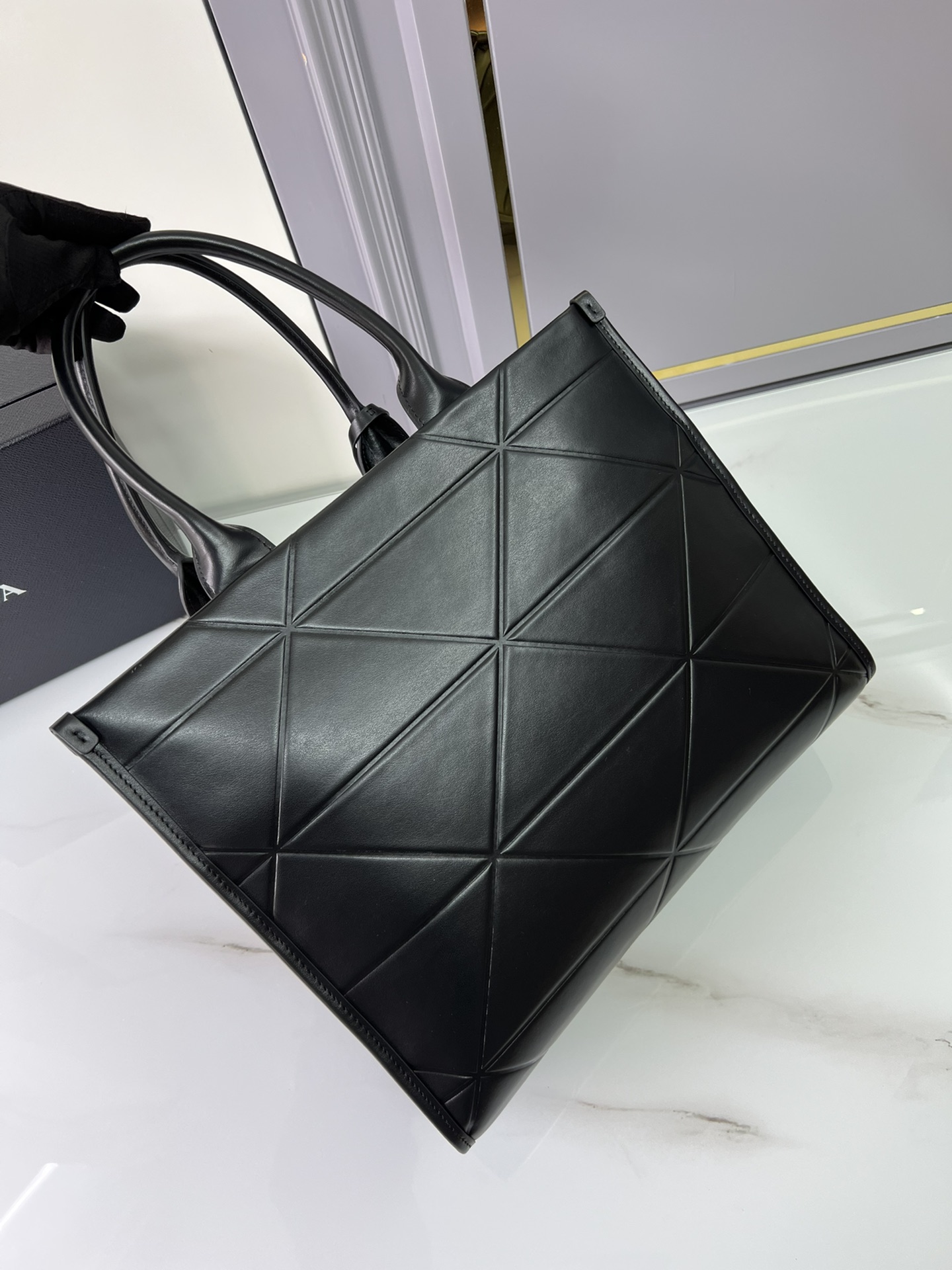 [TOP] PRADA Triangle Diamond Tote Bag Cowhide 30x23x9cm/35x27x10cm/39x30x12cm - Black