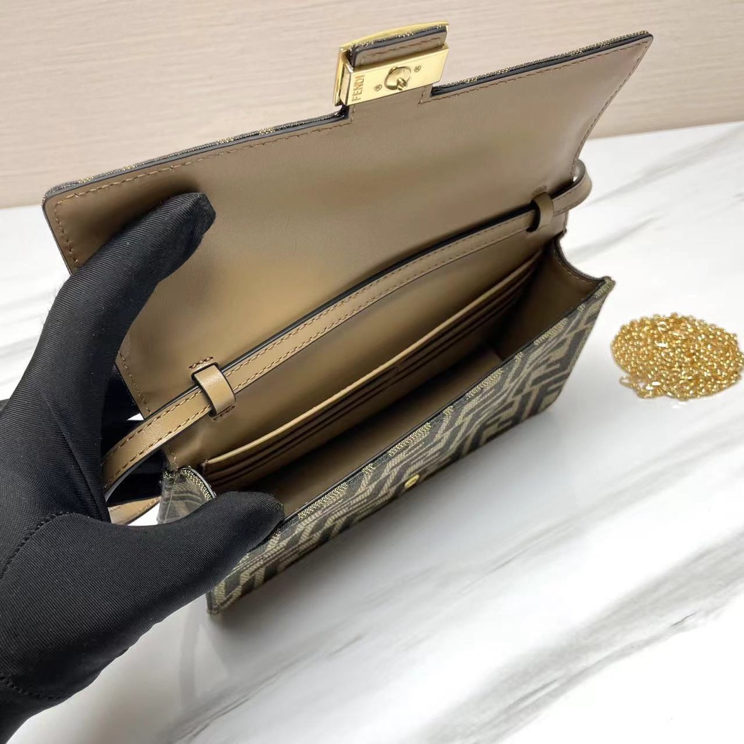[TOP] FENDI FF Fabric Material Baguette Bags 21x11.5x5cm - GHW