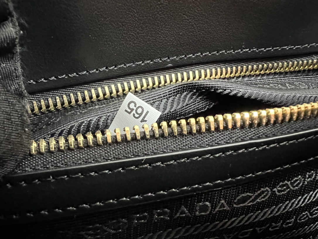 [TOP] PRADA Calfskin Tote Bags - Black - 30x23x9cm/35x27x10cm/39x30x12cm