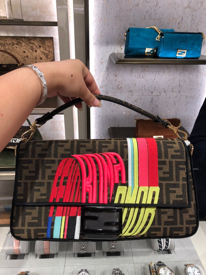 [TOP] FENDI Embroidered Baguette Bags 32×6×16cm