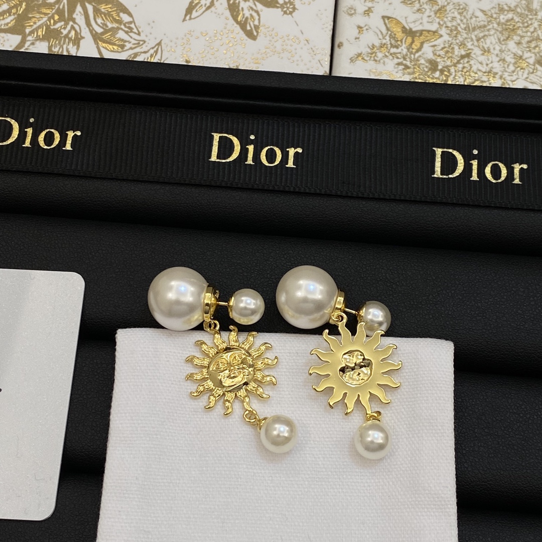 [TOP] Christian Dior Earrings with Pearl - Gold - 711 Luxury