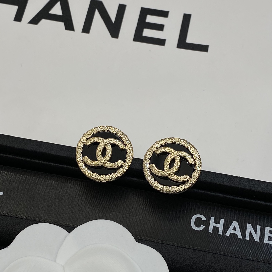 [TOP] CHANEL Earrings - Gold