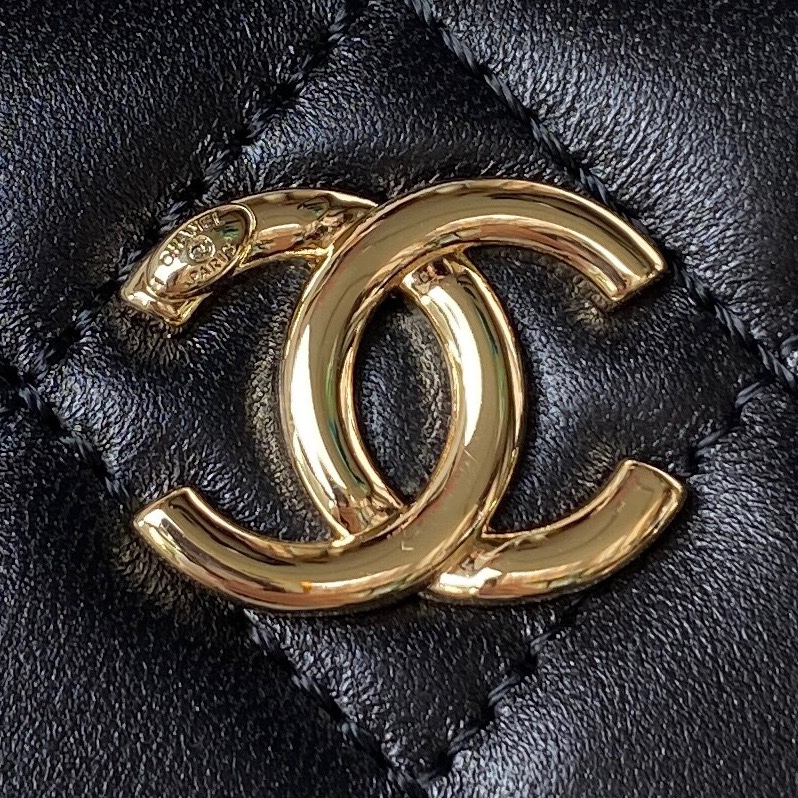 [TOP] CHANEL Lambskin Makeup Box 17*9.5*8cm - Black