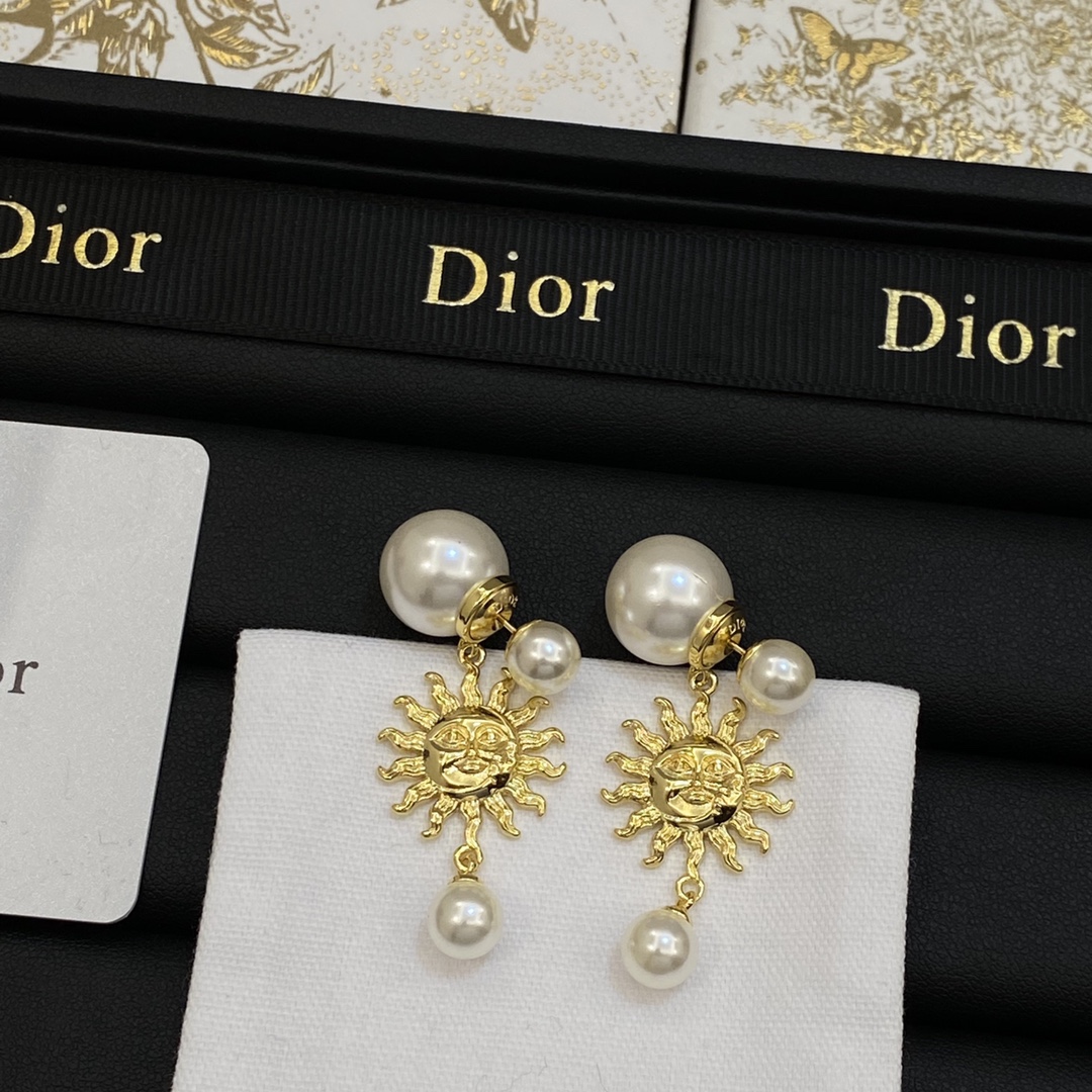 [TOP] Christian Dior Earrings with Pearl - Gold - 711 Luxury