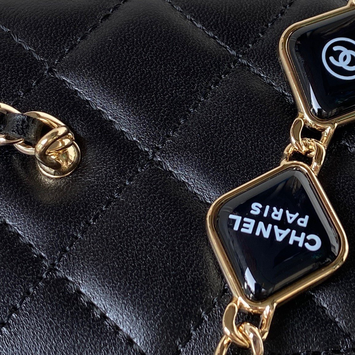 [TOP] CHANEL Lambskin Makeup Box 17*9.5*8cm - Black