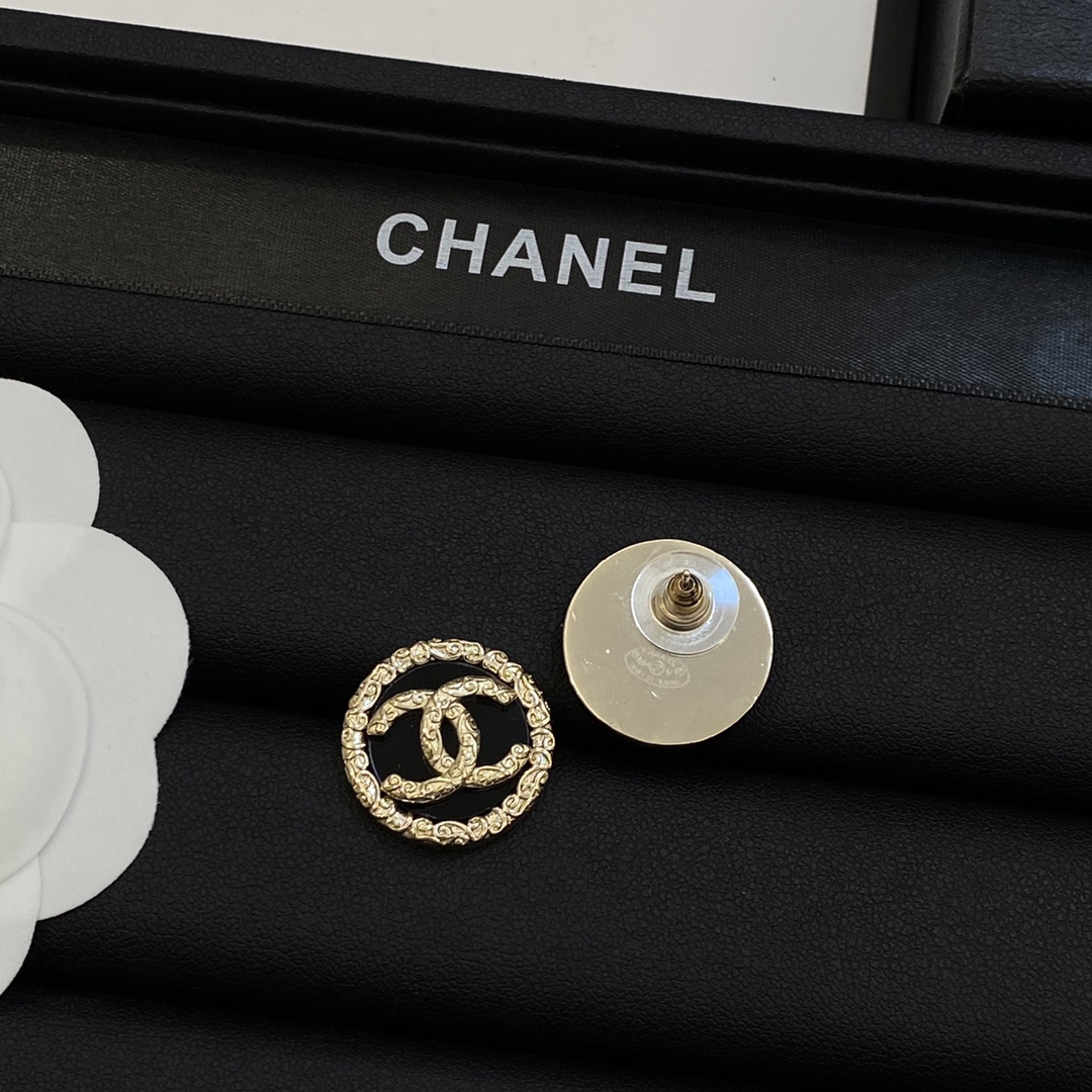 [TOP] CHANEL Earrings - Gold