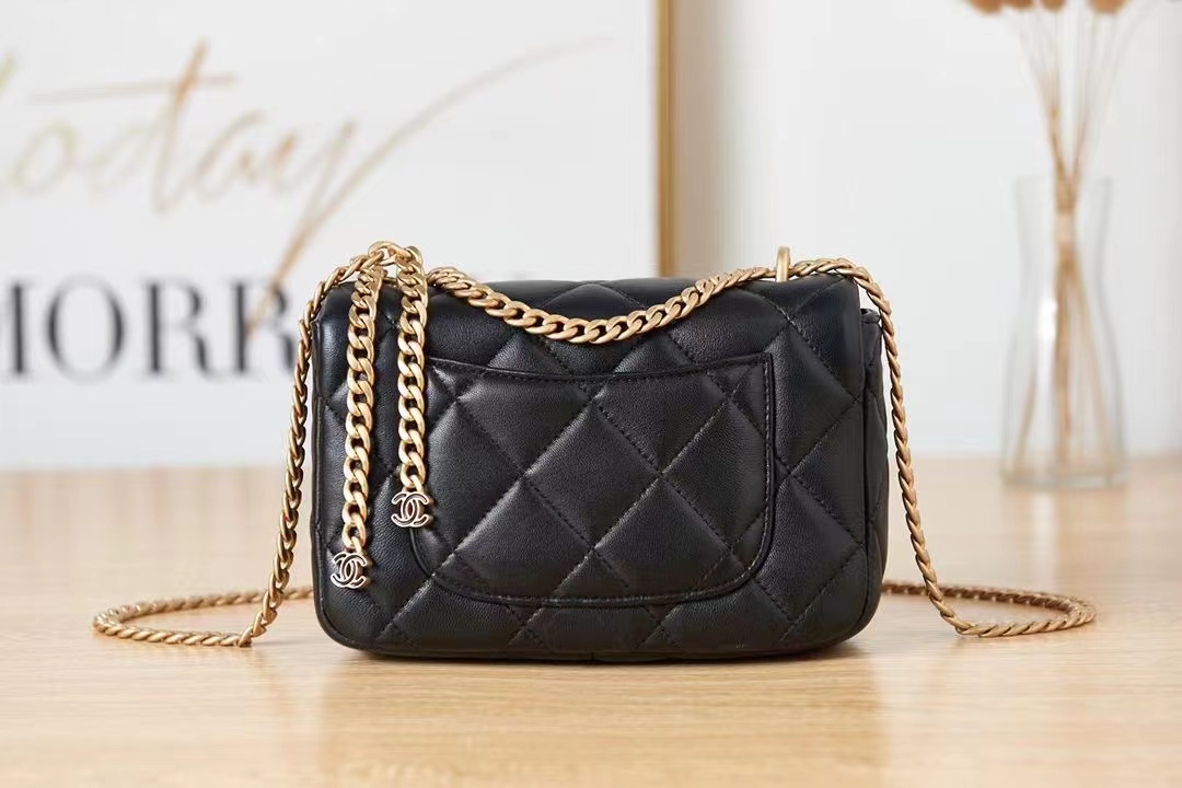 [TOP] CHANEL Flap Bag Adjustable Chain w Enamel Double C Mini - Black