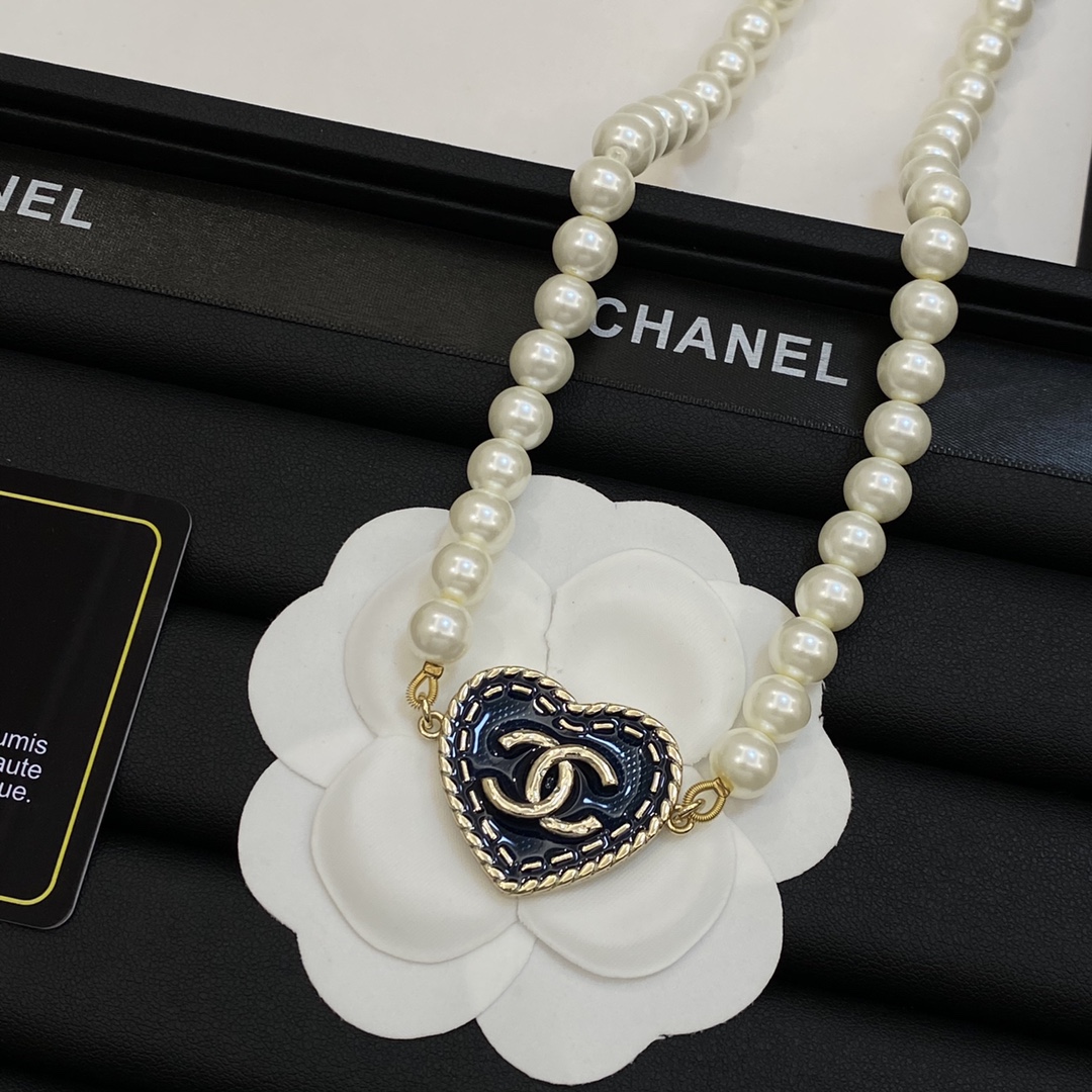 [TOP] CHANEL Necklace with Pearl and Heart Pendant - Gold