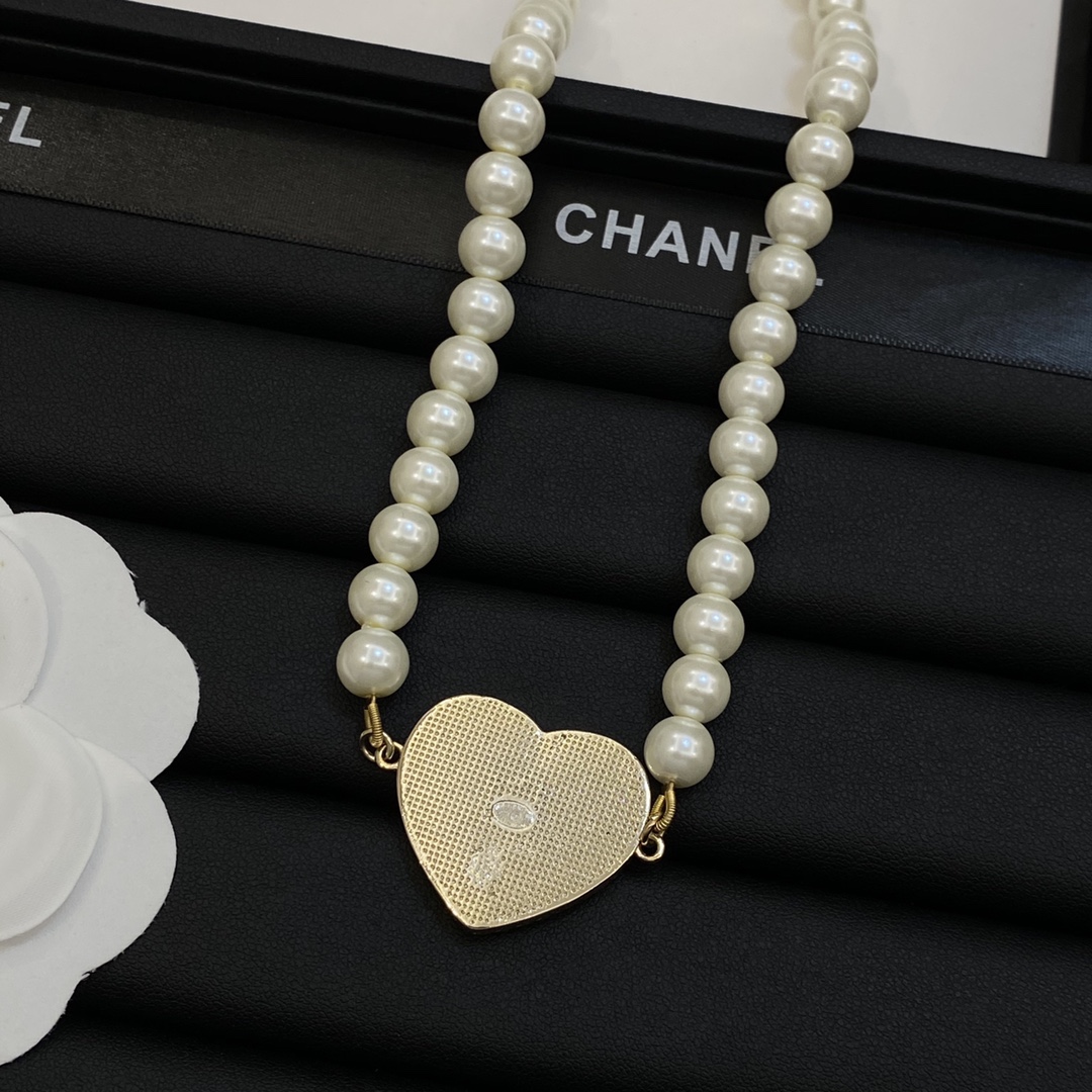 [TOP] CHANEL Necklace with Pearl and Heart Pendant - Gold