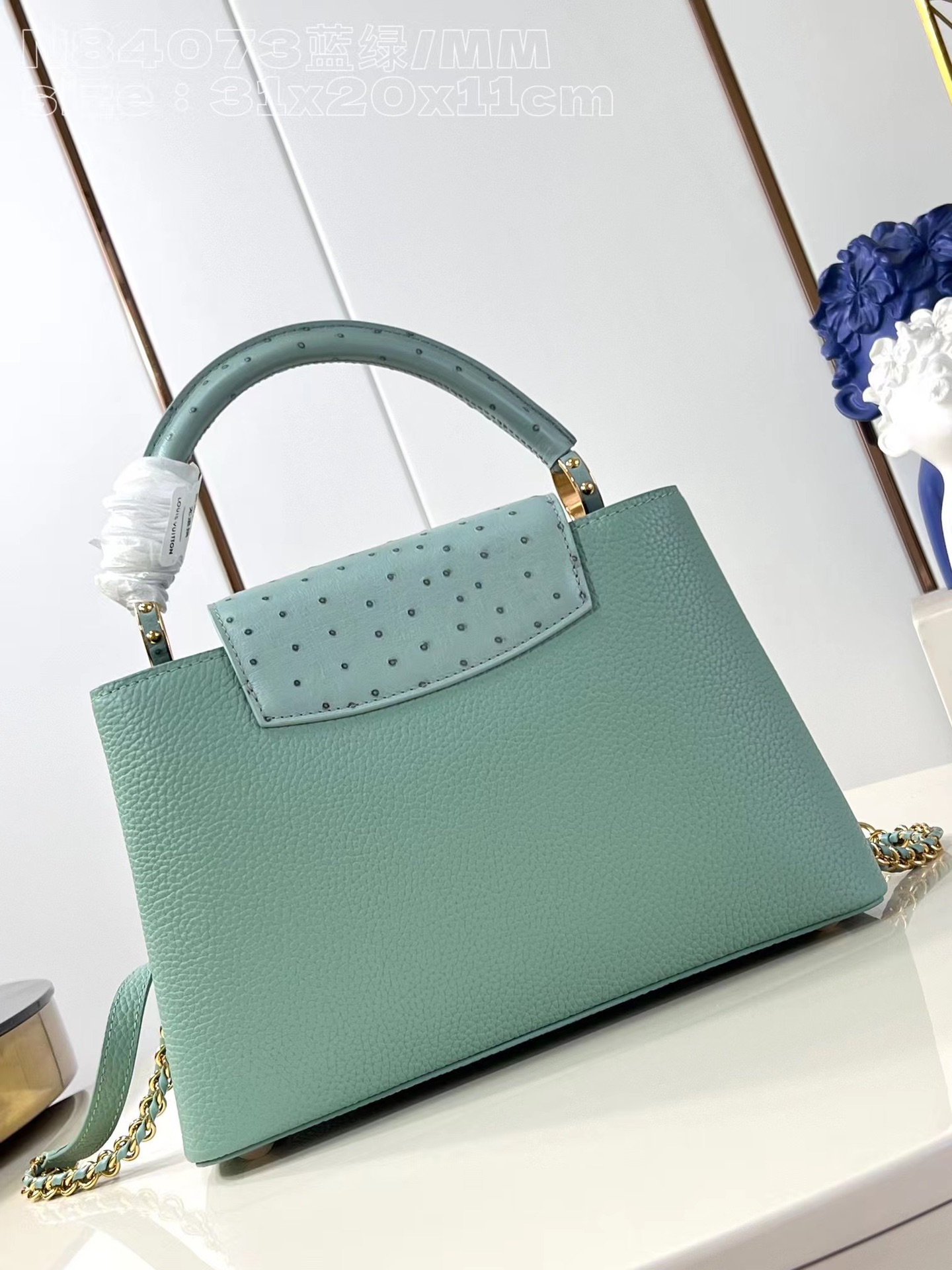 [TOP] Louis Vuitton LV Calfskin Leather And Ostrich Leather Details Capucines Bag - Mint Green