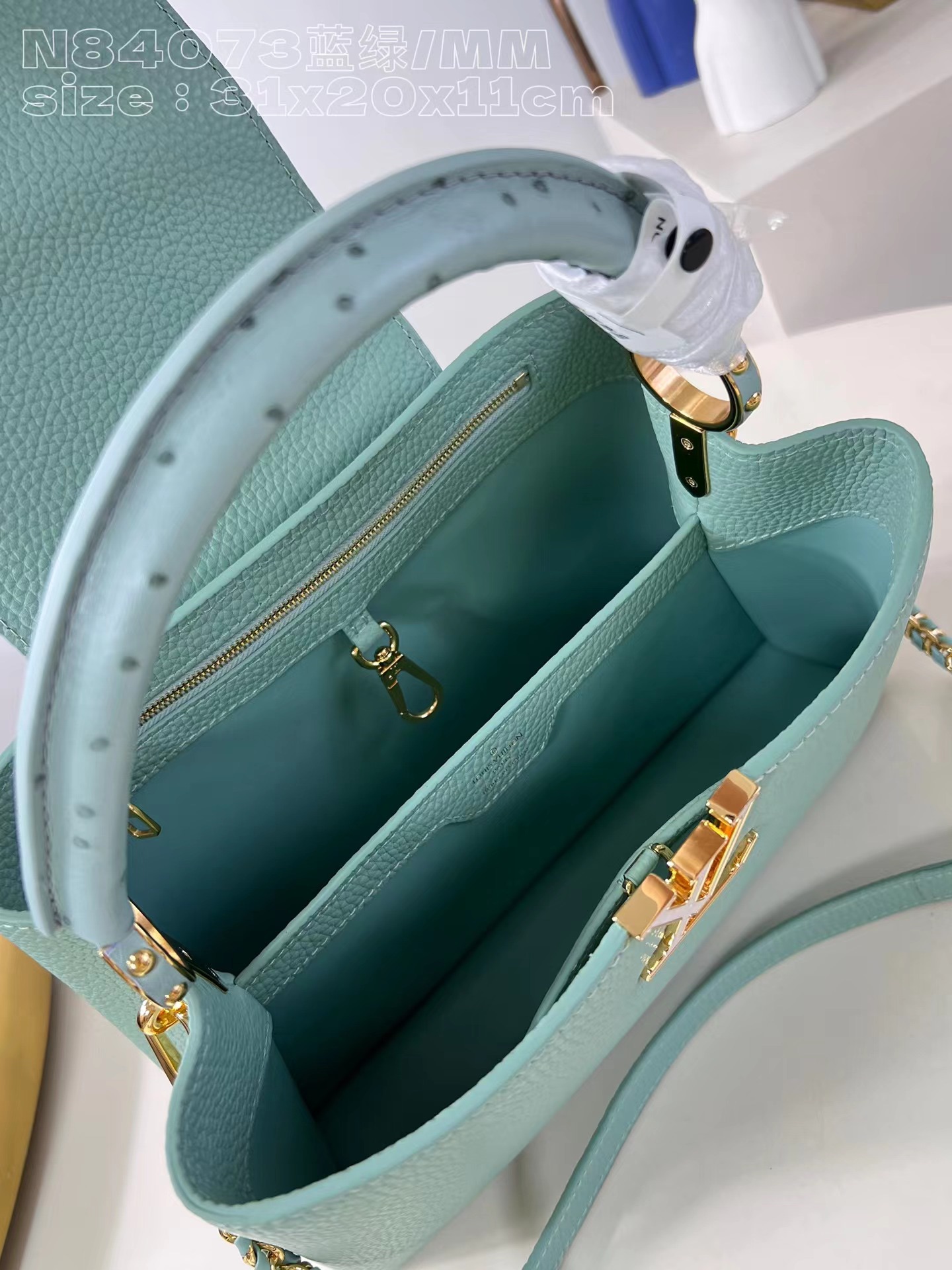 [TOP] Louis Vuitton LV Calfskin Leather And Ostrich Leather Details Capucines Bag - Mint Green