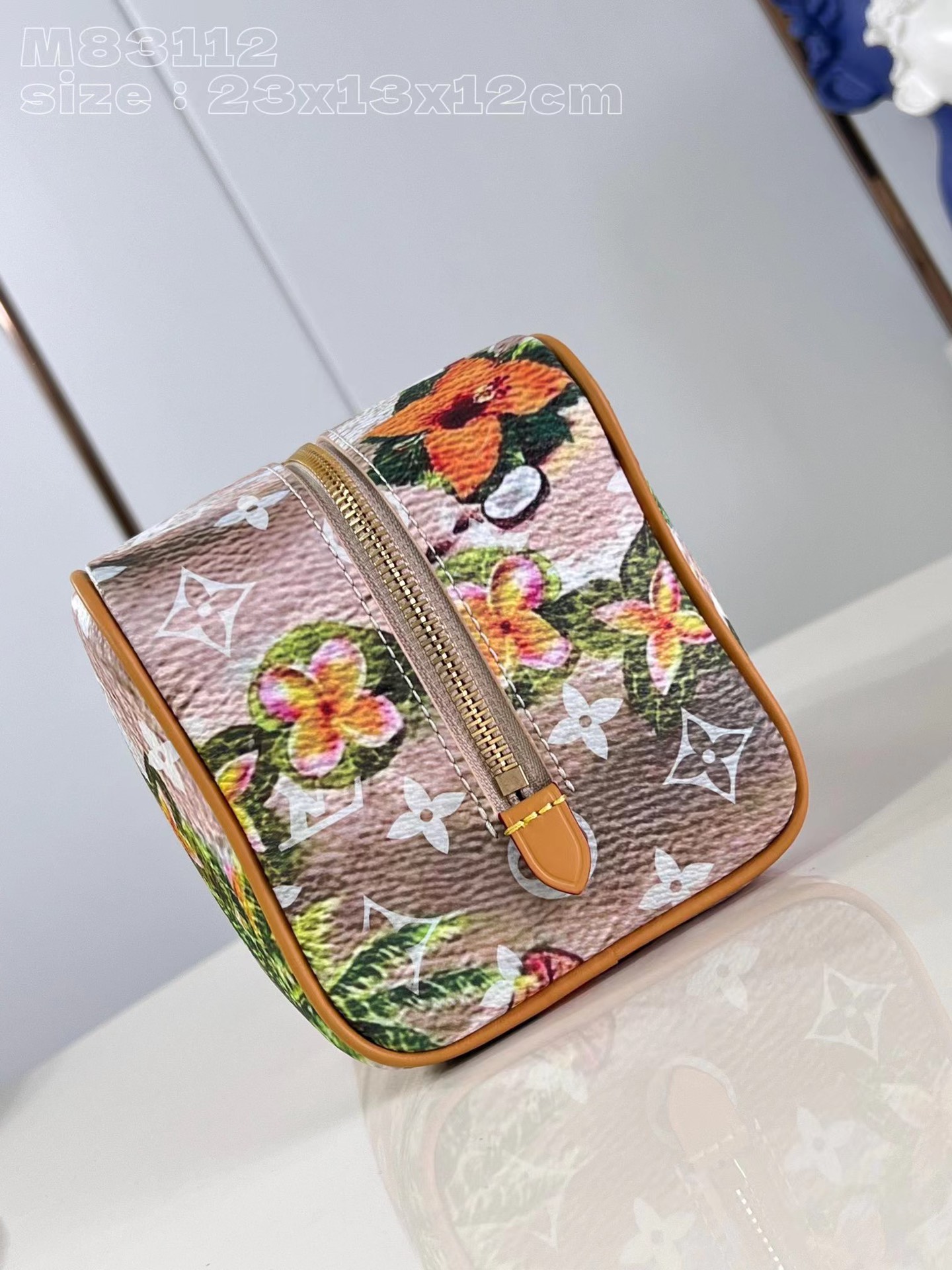 [TOP] Louis Vuitton LV Monogram Locker Dopp Kit 23 x 13 x 12CM