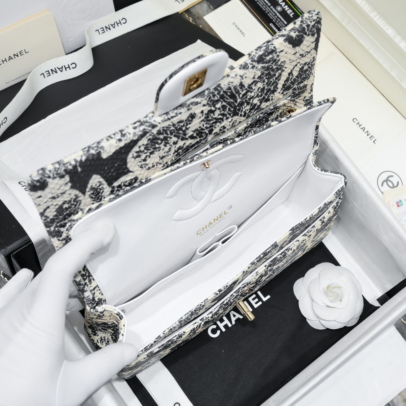 [TOP] CHANEL Snake Patterned Calfskin Medium Flab Bags 25.5x15.5x6.5cm - GHW