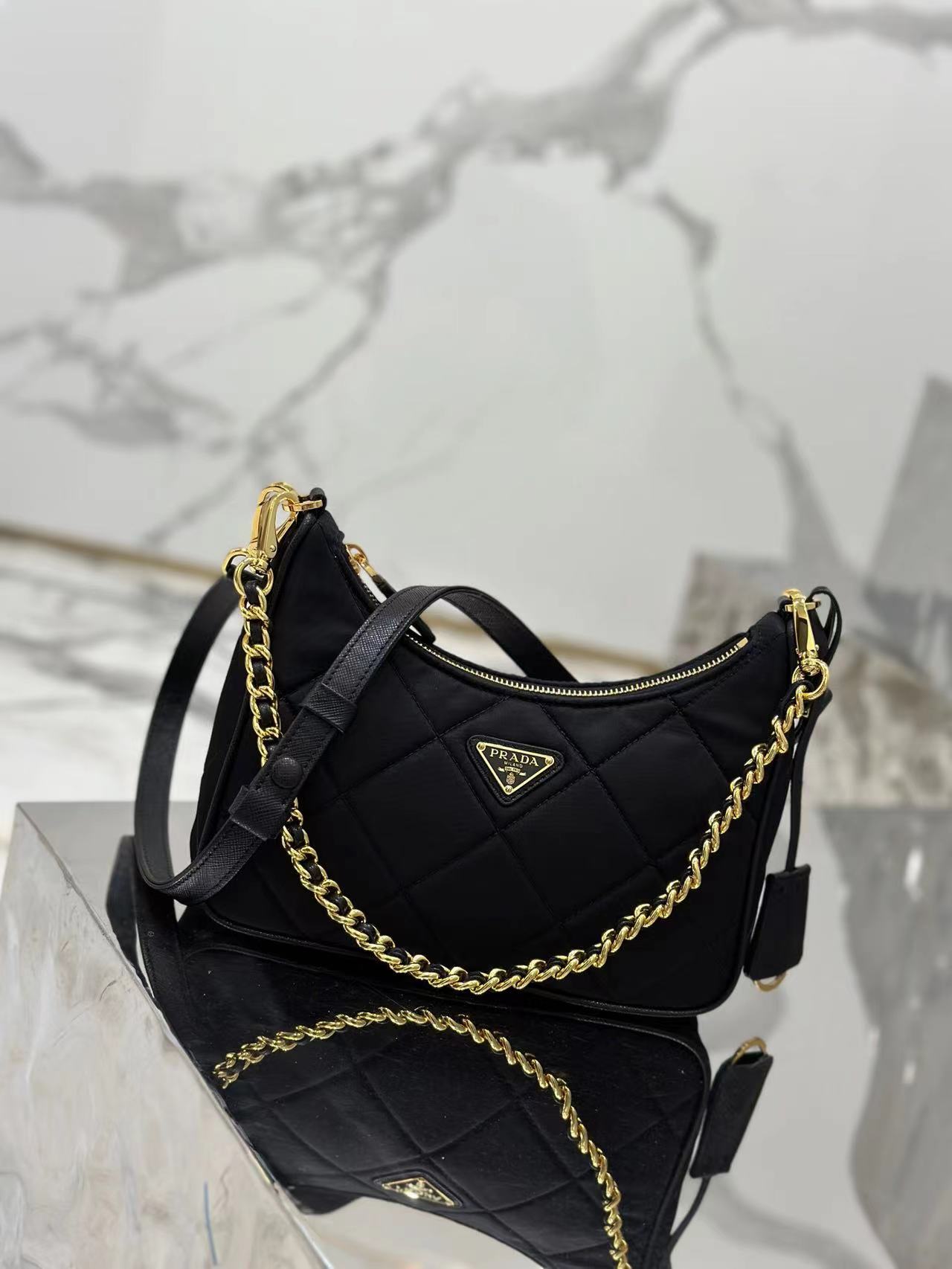 [Top] PRADA Messenger Bag Re-edition 1995 Re-Nylon - Two Colours