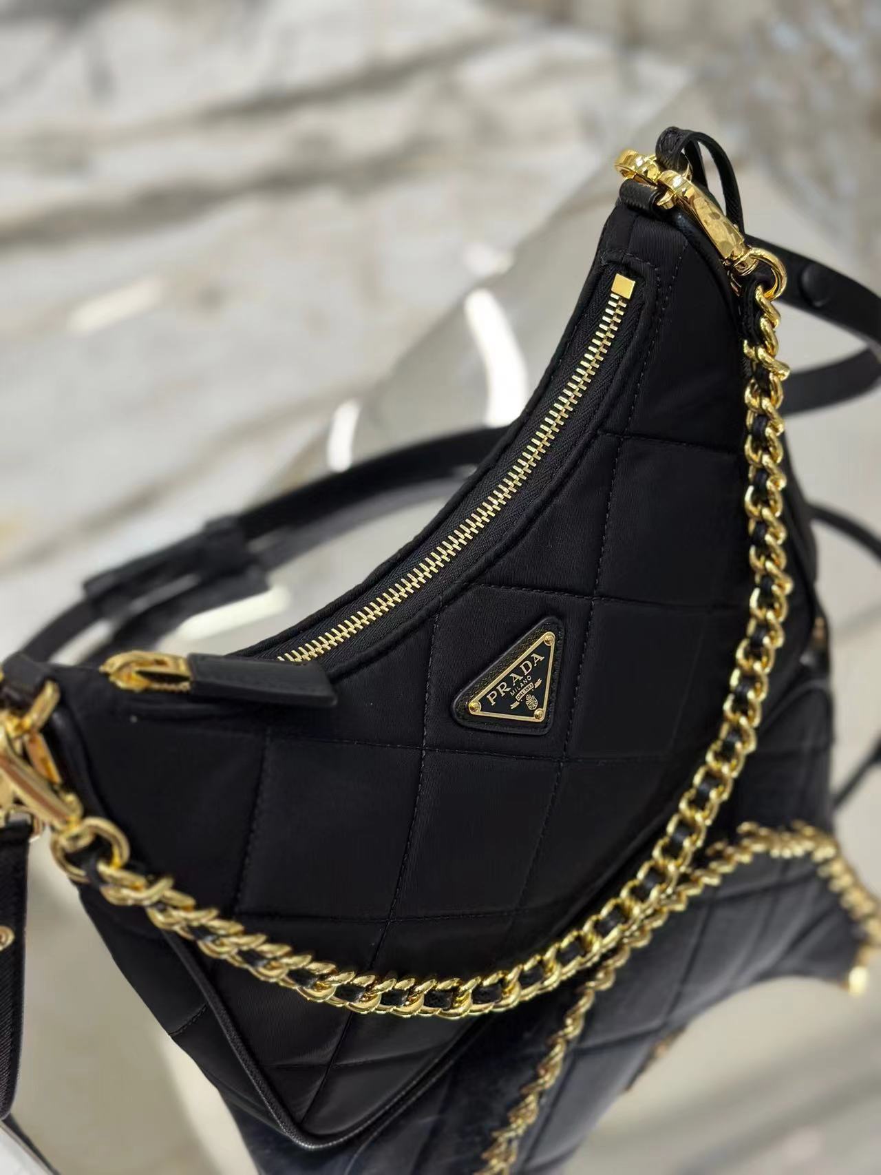 [Top] PRADA Messenger Bag Re-edition 1995 Re-Nylon - Two Colours