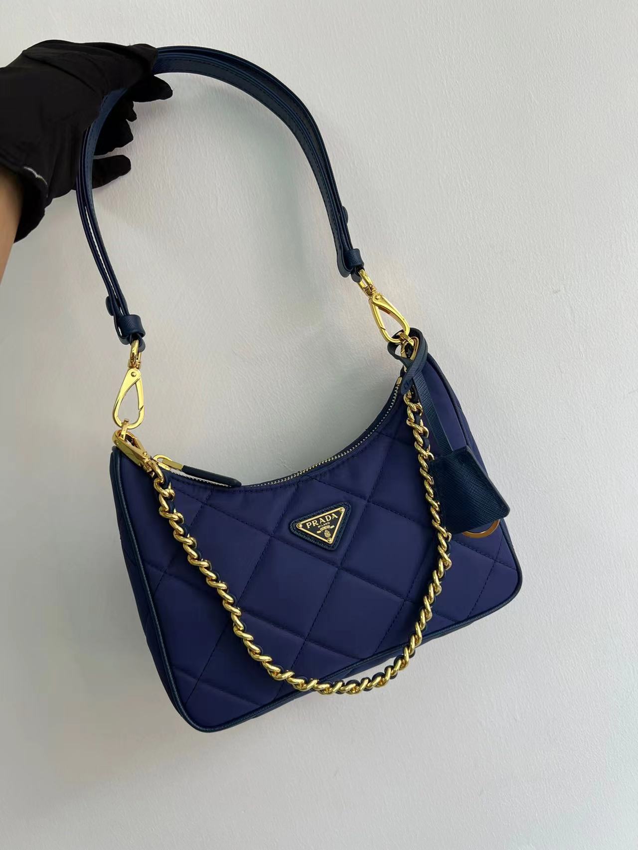 [Top] PRADA Messenger Bag Re-edition 1995 Re-Nylon - Two Colours