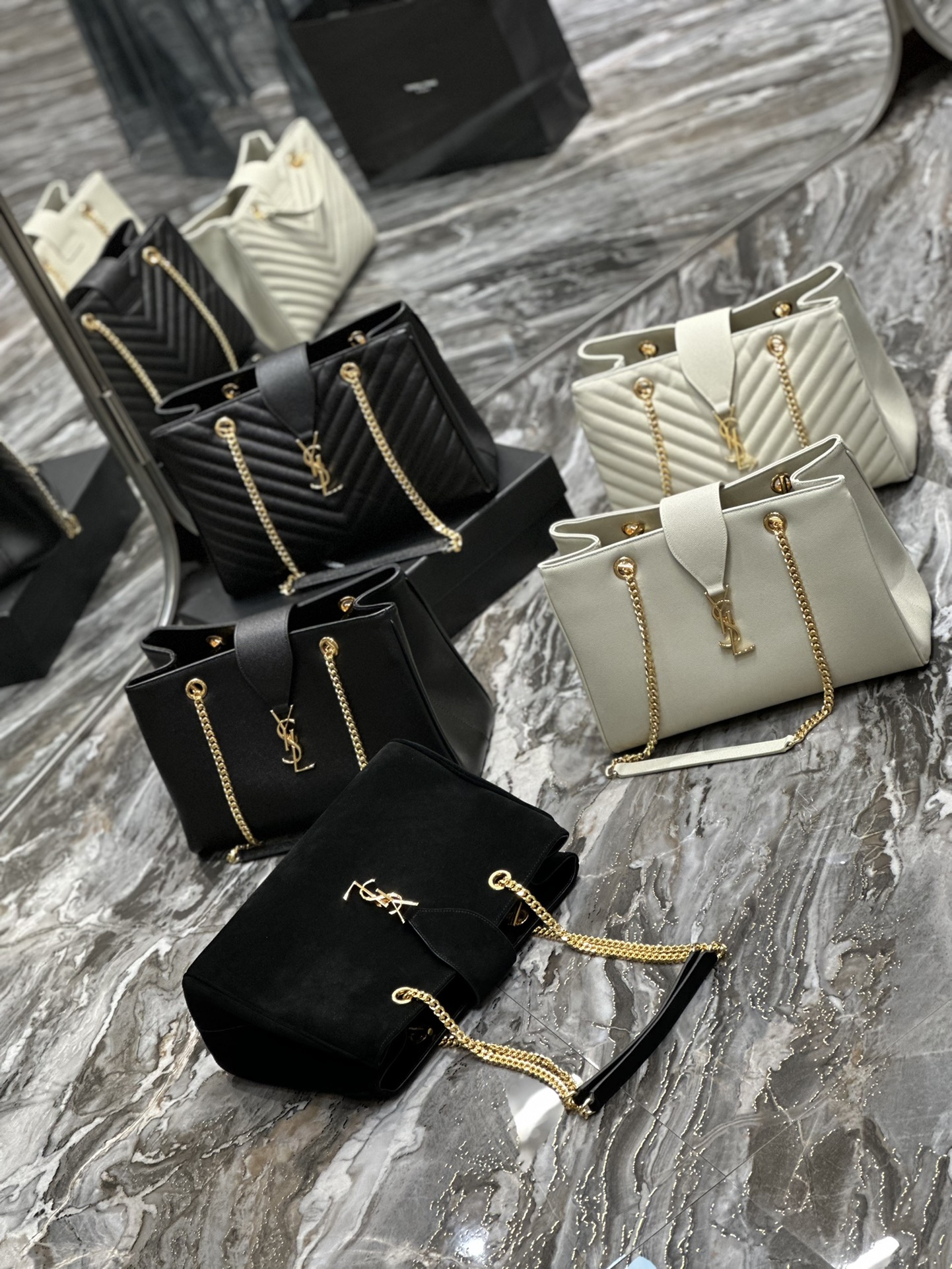 [TOP] Yves Saint Laurent YSL Calfskin Large Tote Bag - 33×22×15cm - GHW