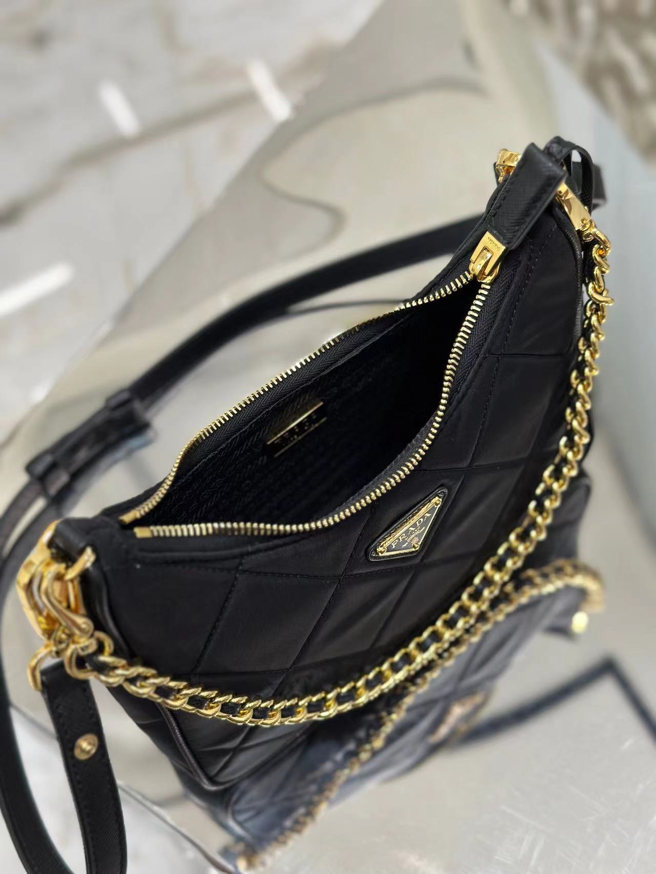 [Top] PRADA Messenger Bag Re-edition 1995 Re-Nylon - Two Colours