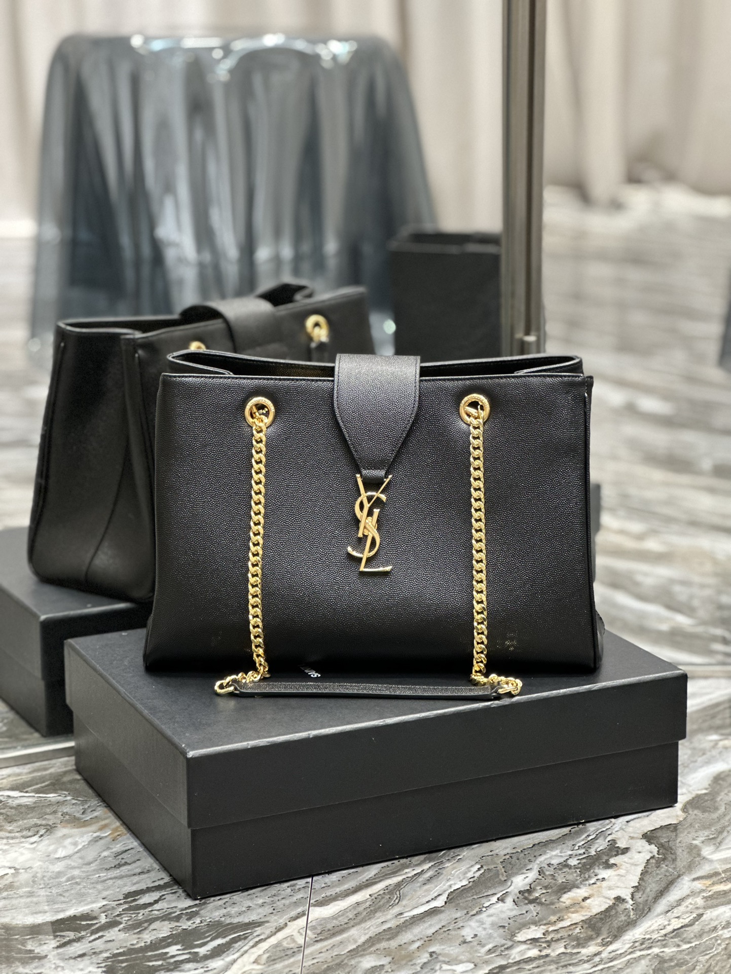 [TOP] Yves Saint Laurent YSL Calfskin Large Tote Bag - 33×22×15cm - GHW