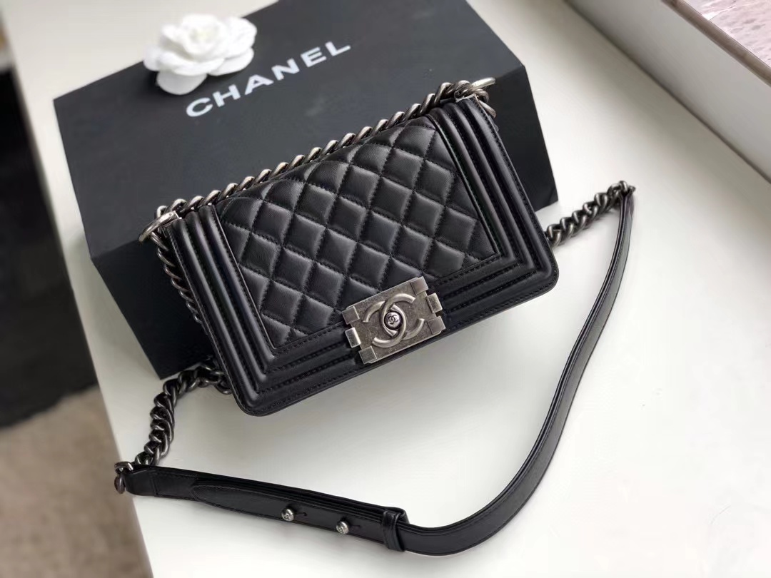 [TOP] CHANEL Le Boy Bag Small 20cm - Black & SHW