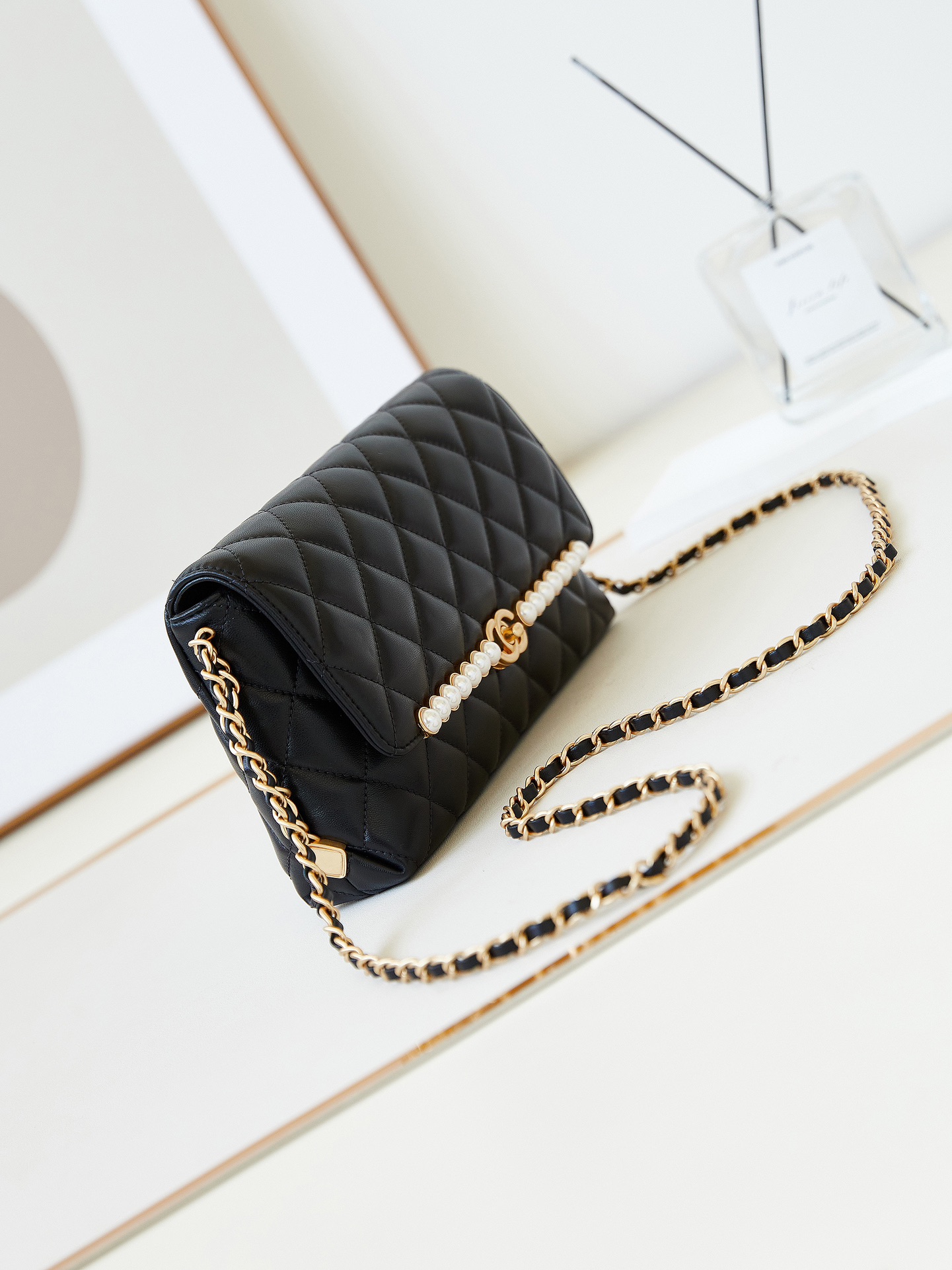 [TOP] CHANEL 23K Pearl Buckle Chain Bag - 17-25-5cm - Black