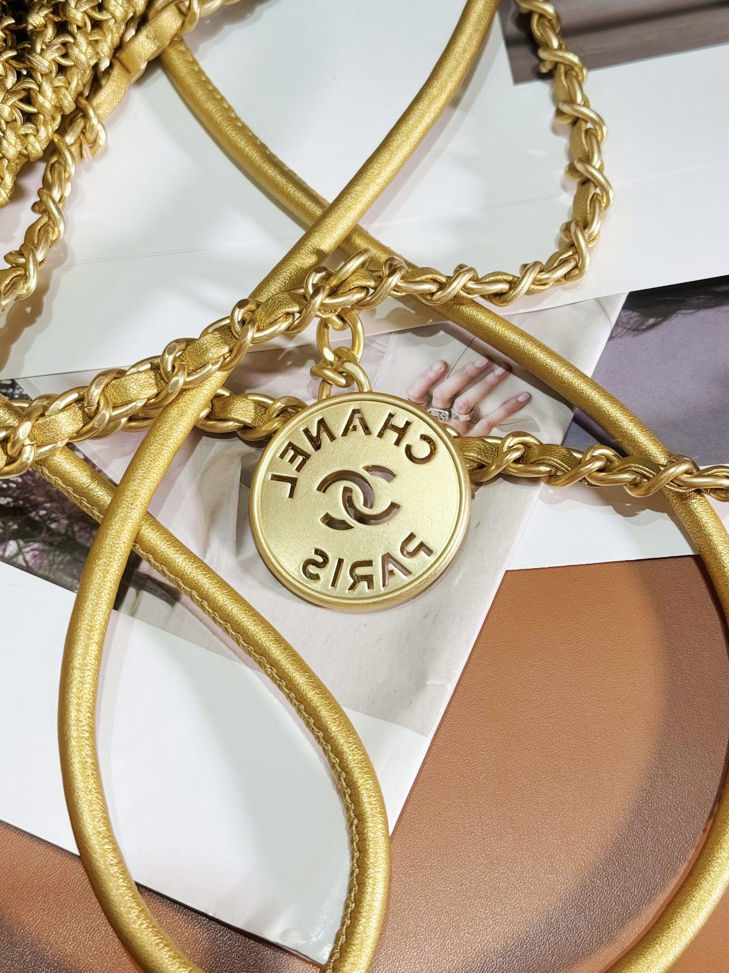 [TOP] CHANEL Mini 22 Bag Woven Calfskin 23x18.5x6cm - Gold&GHW