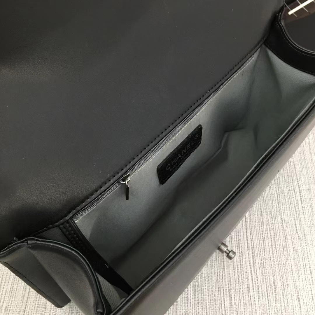 [TOP] CHANEL Le Boy Bag L 28cm/XL 30cm - Black & SHW