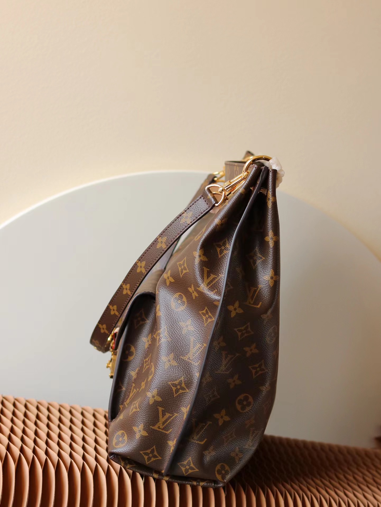 [TOP] Louis Vuitton LV Monogram Metis Handbag 32x36x14cm