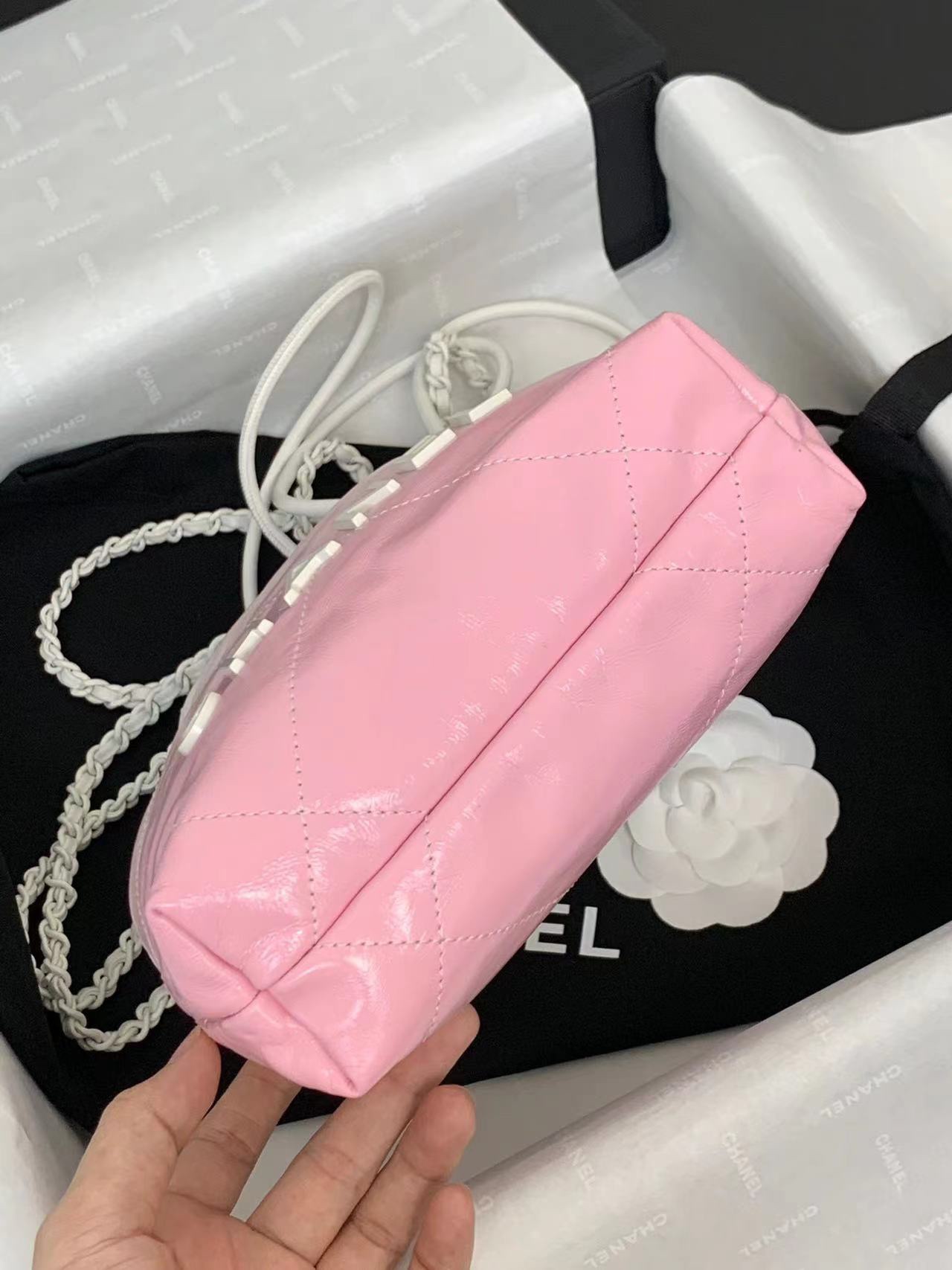 [TOP] CHANEL 24ss Latest Mini 22 Bags 19x20x6cm - Pink Paired With White