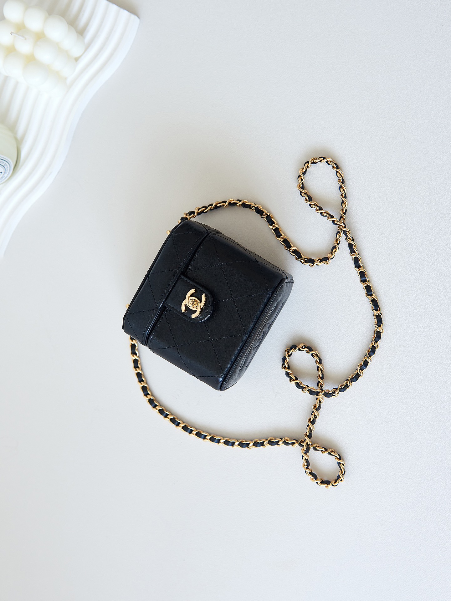 [TOP] CHANEL Small Makeup Box 9.5-10.5-7cm - Black