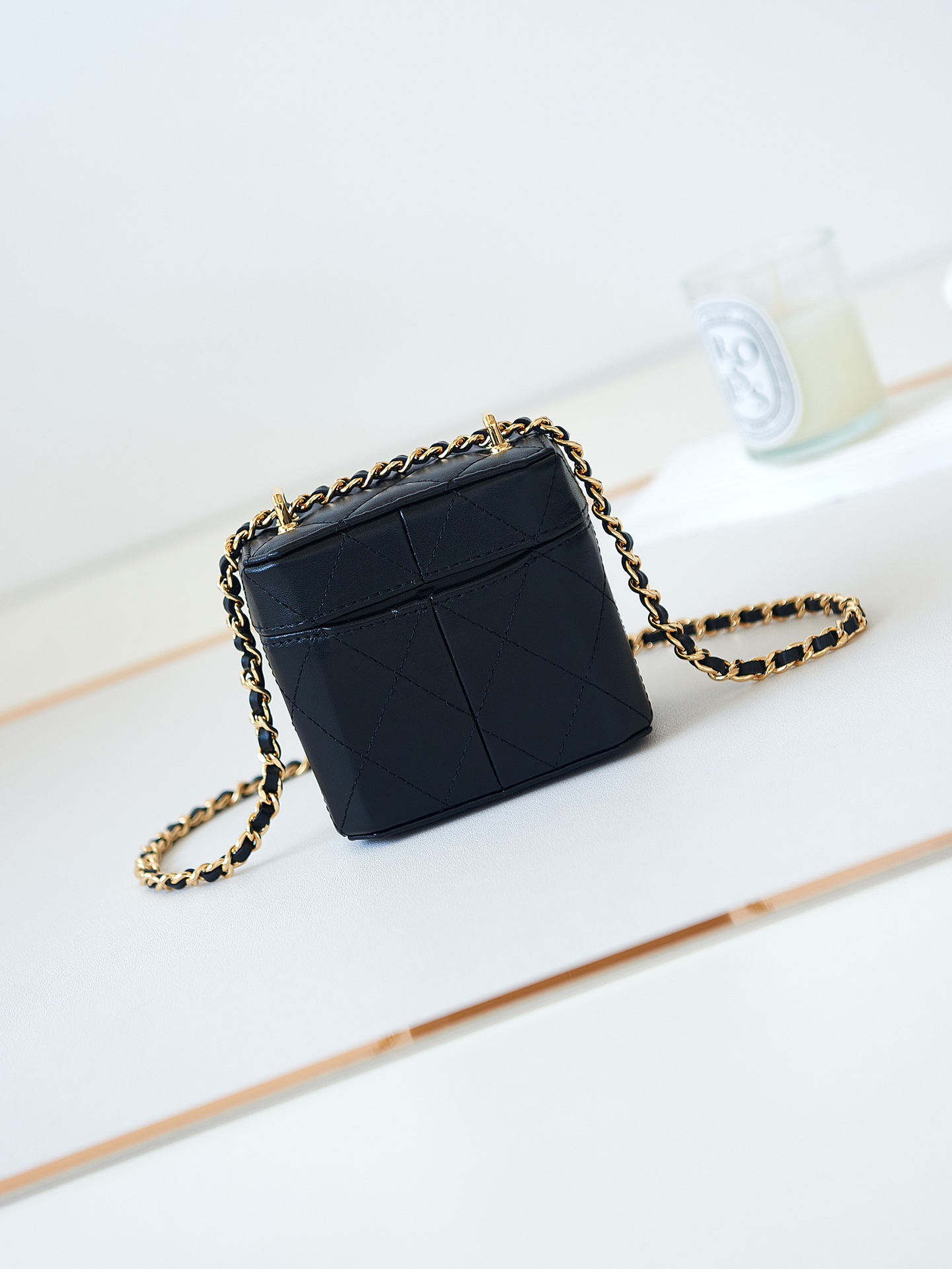 [TOP] CHANEL Small Makeup Box 9.5-10.5-7cm - Black