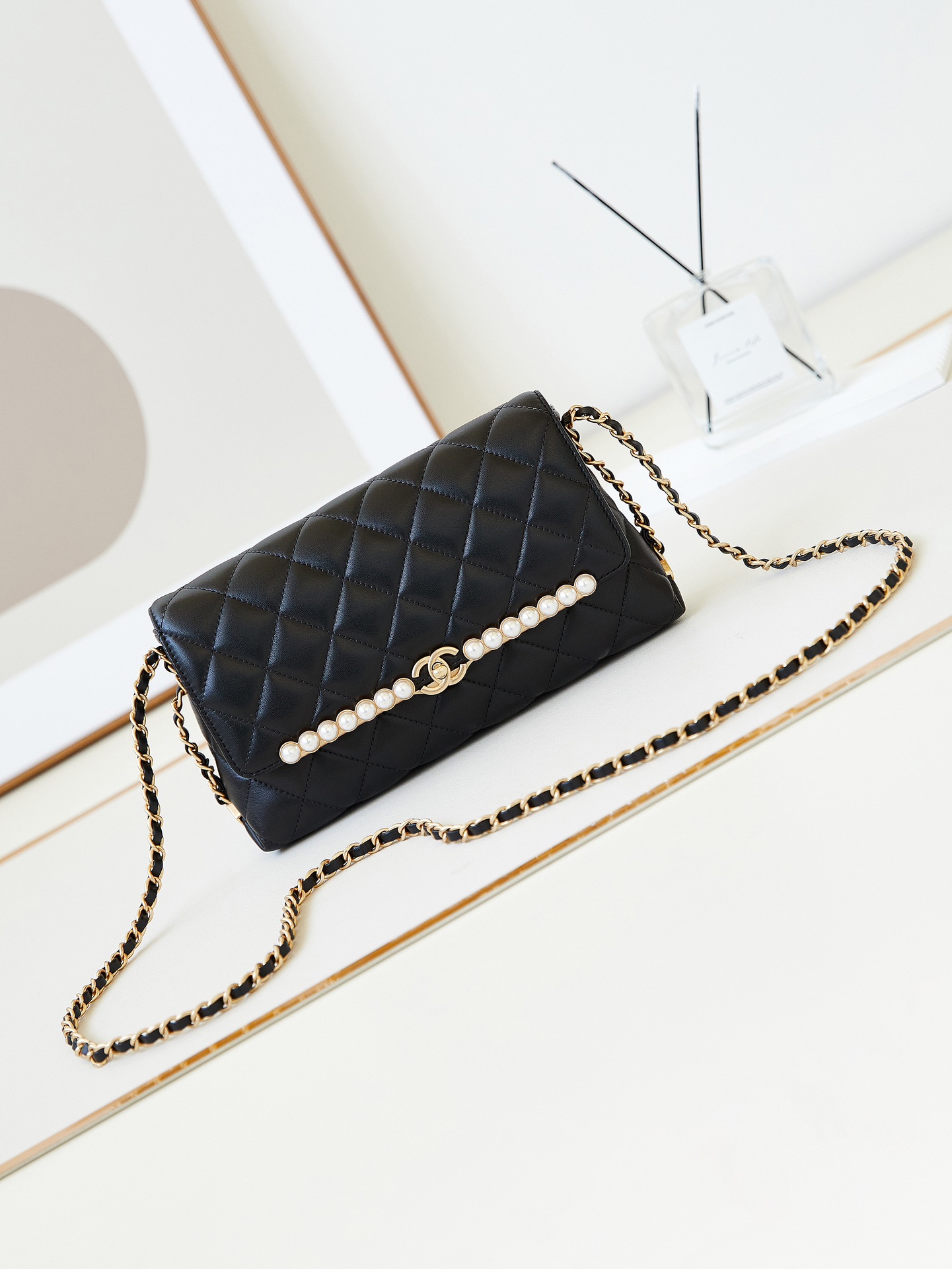 [TOP] CHANEL 23K Pearl Buckle Chain Bag - 17-25-5cm - Black