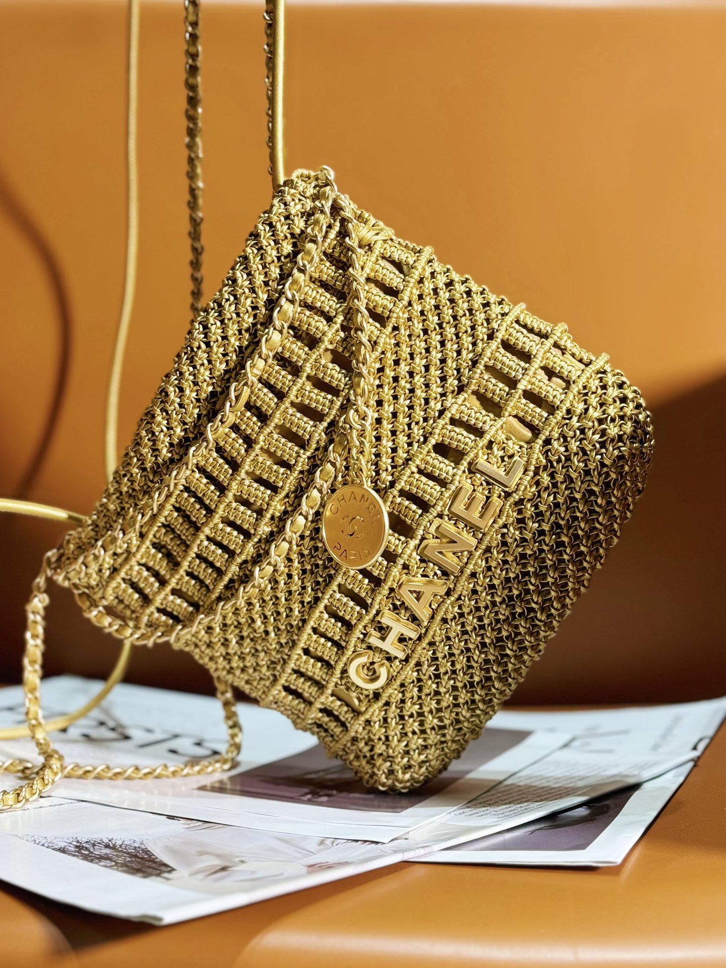 [TOP] CHANEL Mini 22 Bag Woven Calfskin 23x18.5x6cm - Gold&GHW