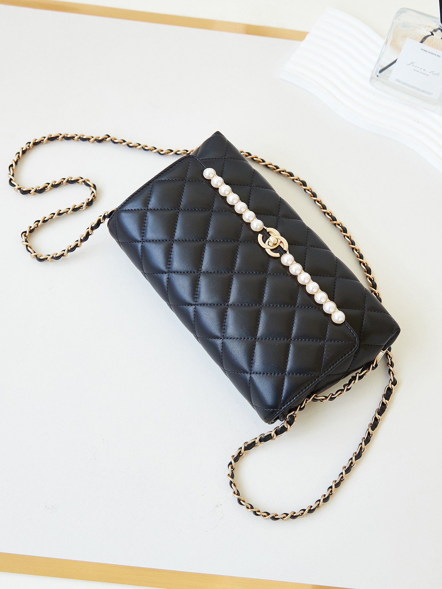 [TOP] CHANEL 23K Pearl Buckle Chain Bag - 17-25-5cm - Black