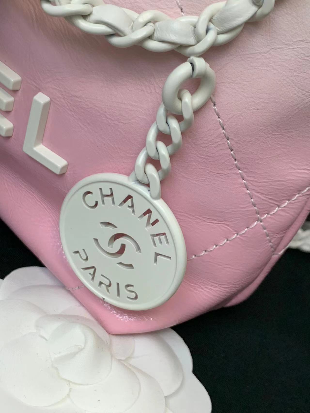 [TOP] CHANEL 24ss Latest Mini 22 Bags 19x20x6cm - Pink Paired With White