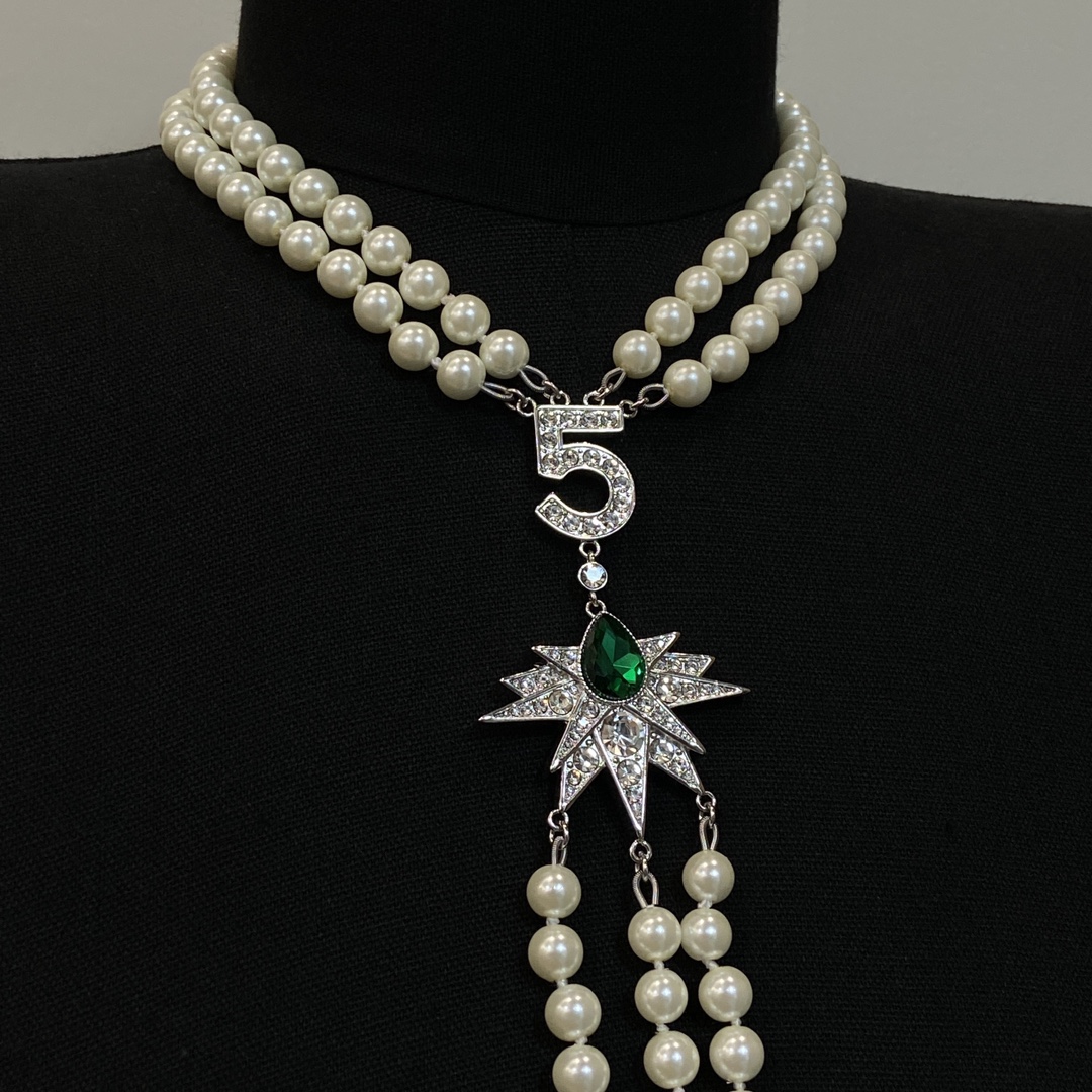 [TOP] CHANEL CC Necklace with Pearl