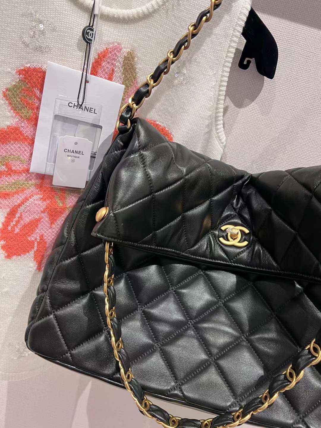 [TOP] CHANEL Lightweight And Casual Large Bag 39cm - Black&GHW