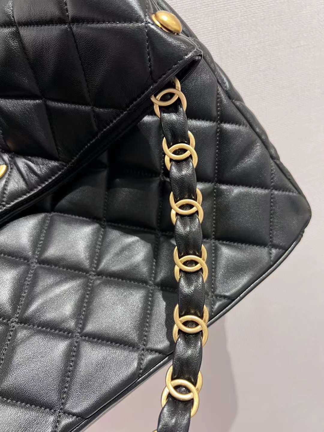 [TOP] CHANEL Lightweight And Casual Large Bag 39cm - Black&GHW