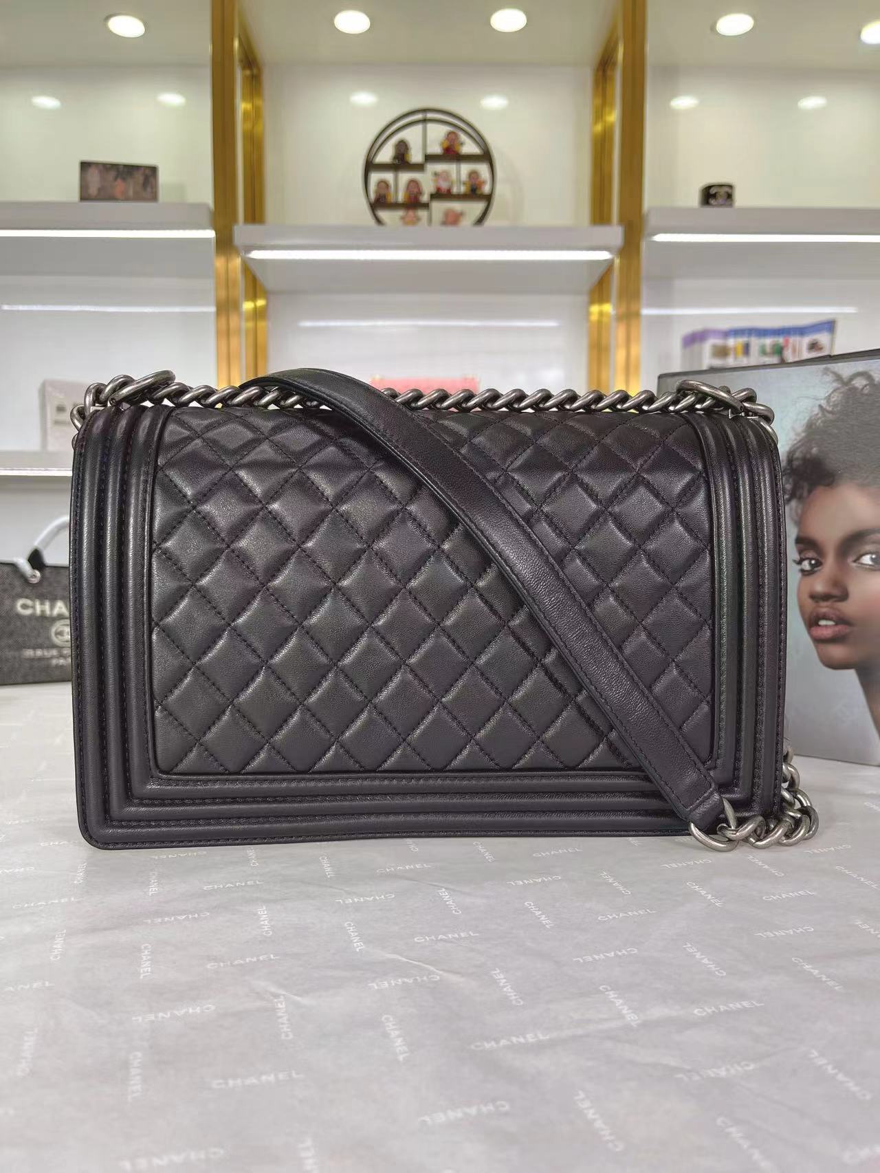 [TOP] CHANEL Le Boy Bag L 28cm/XL 30cm - Black & SHW