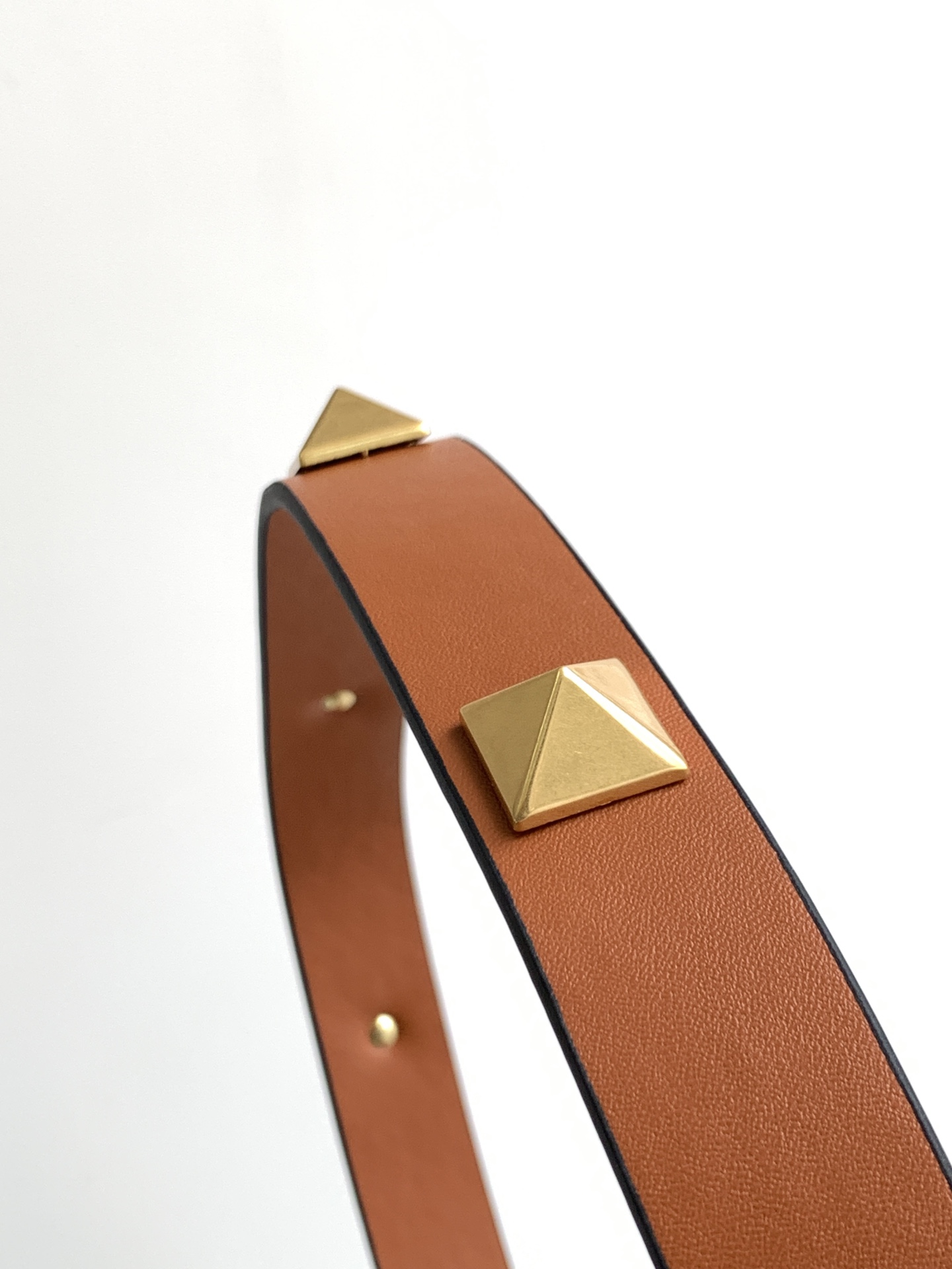 [TOP] VALENTINO Garavani Romanstud Bag with Handle 21x17x14cm - Denim