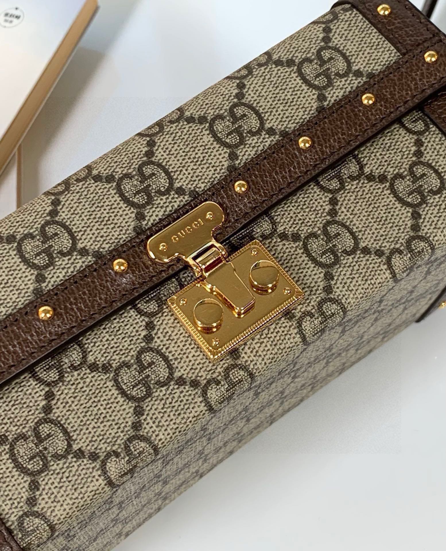 [TOP] GUCCI Brown Leather Studded Rolled Edge Handbag 18.5X10.5X7.5CM