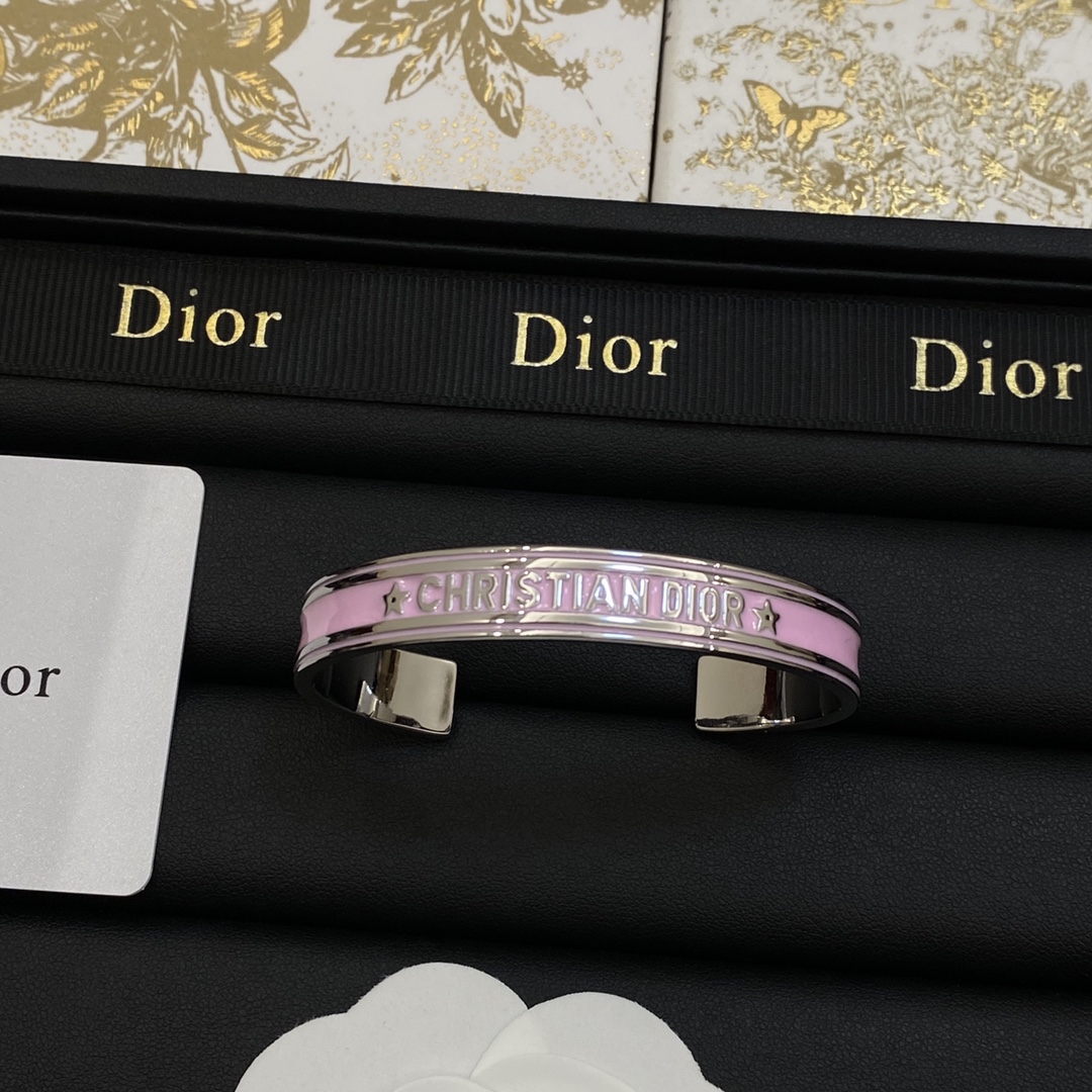 [TOP] Christian Dior Letters Open Bracelet - Silver & Pink