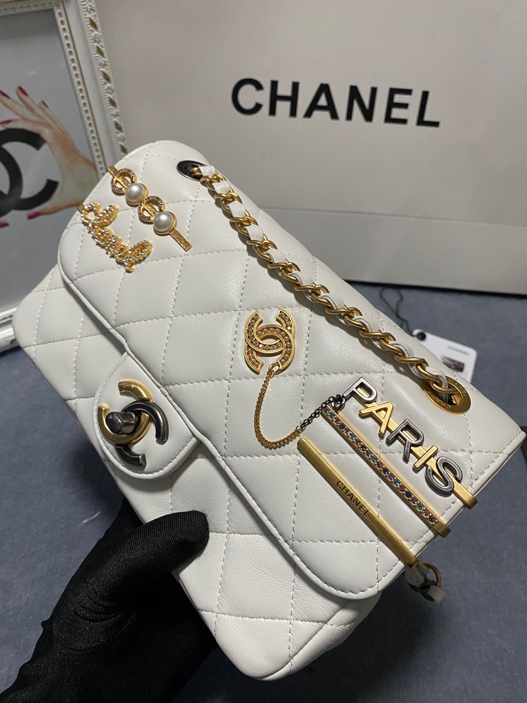 [TOP] CHANEL Badge19 Bags - 19/22cm - White&Black