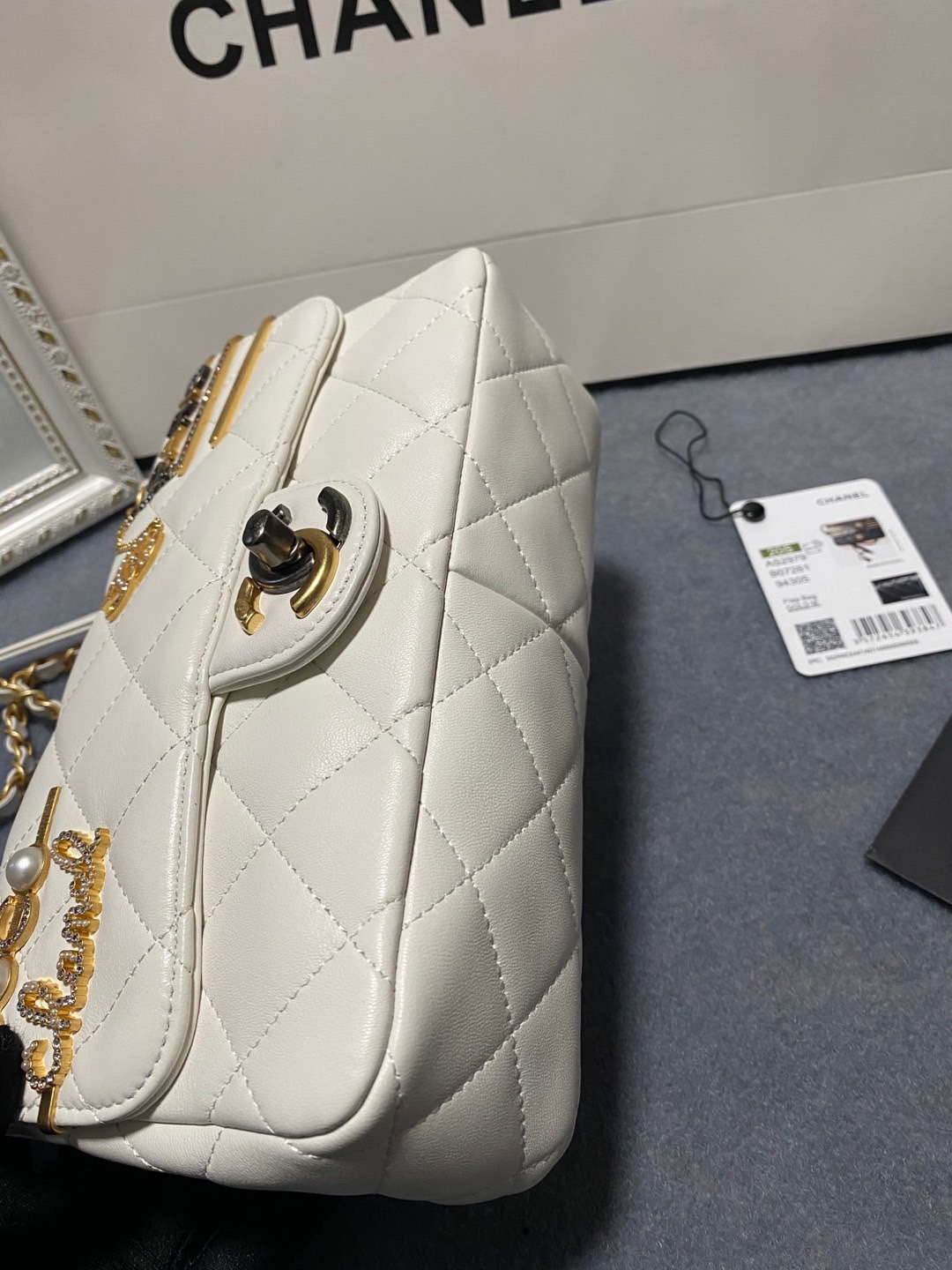 [TOP] CHANEL Badge19 Bags - 19/22cm - White&Black