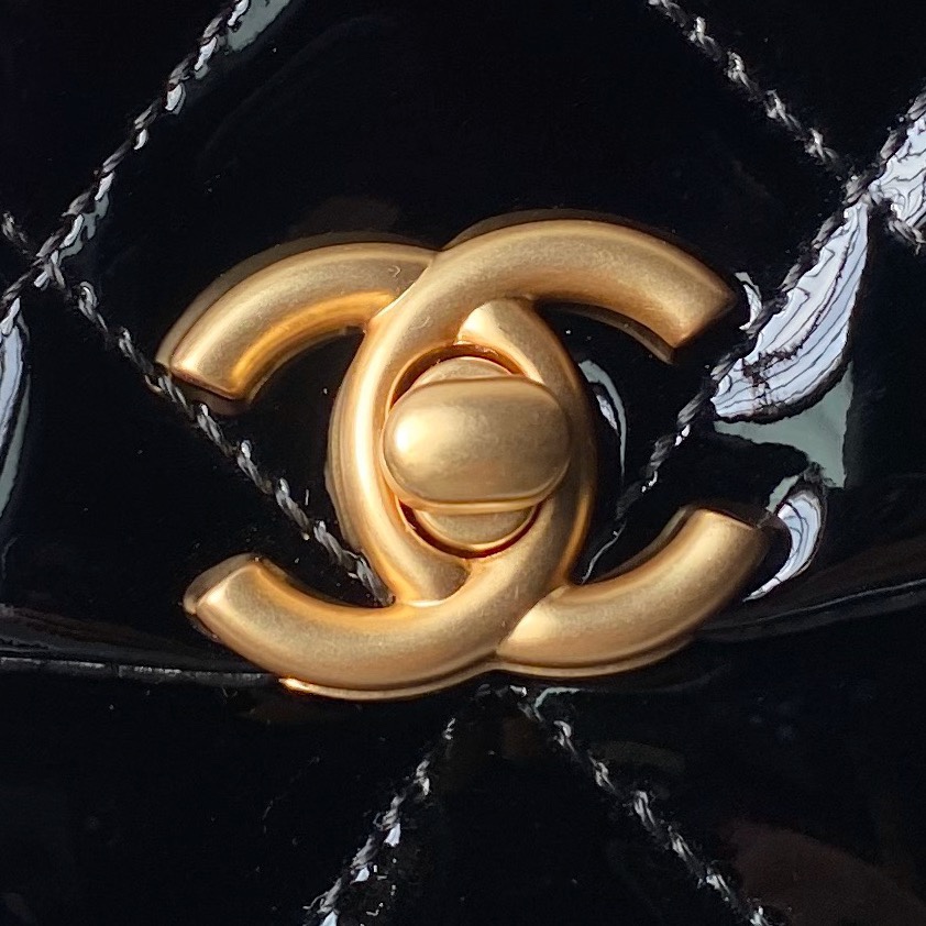 [TOP] CHANEL 24S patent Leather Handbag 18cm - Black&GHW