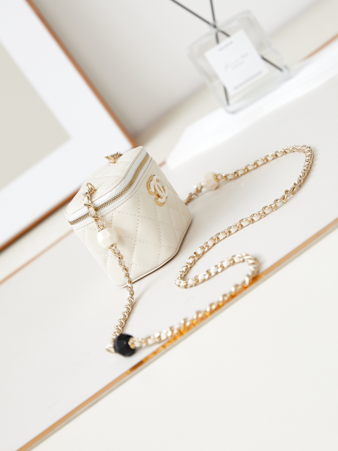 [TOP] CHANEL 23p Enamel Buckle Vanity Case 8.5*11*7cm - 5 Colour