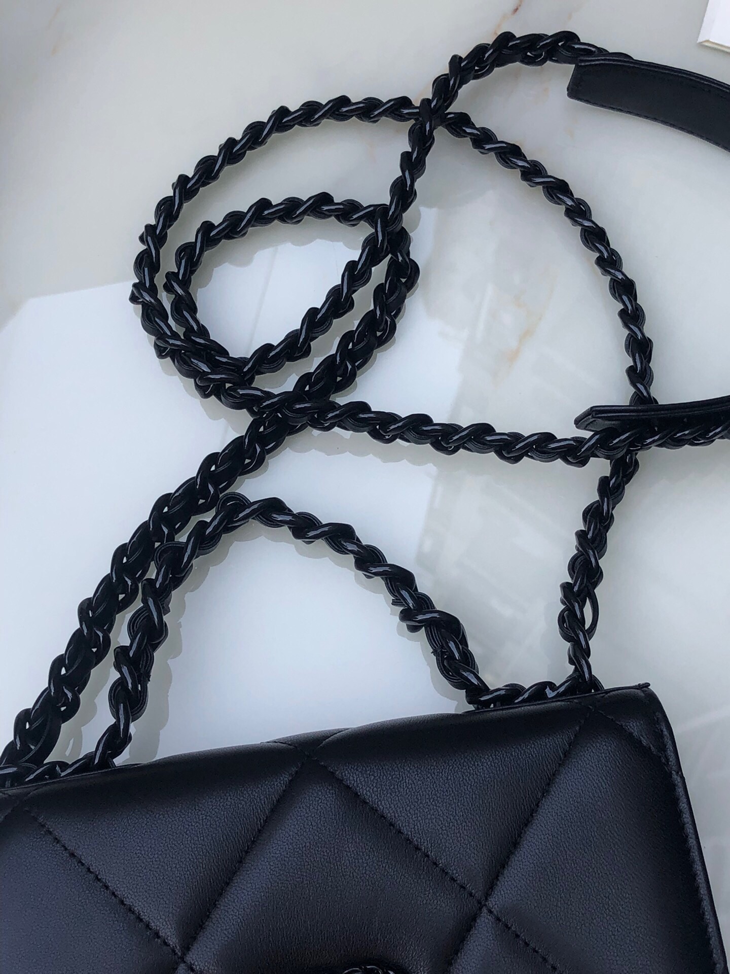 [TOP] CHANEL Calfskin 19 WOC Bags 19X11.5X7cm - Black/White