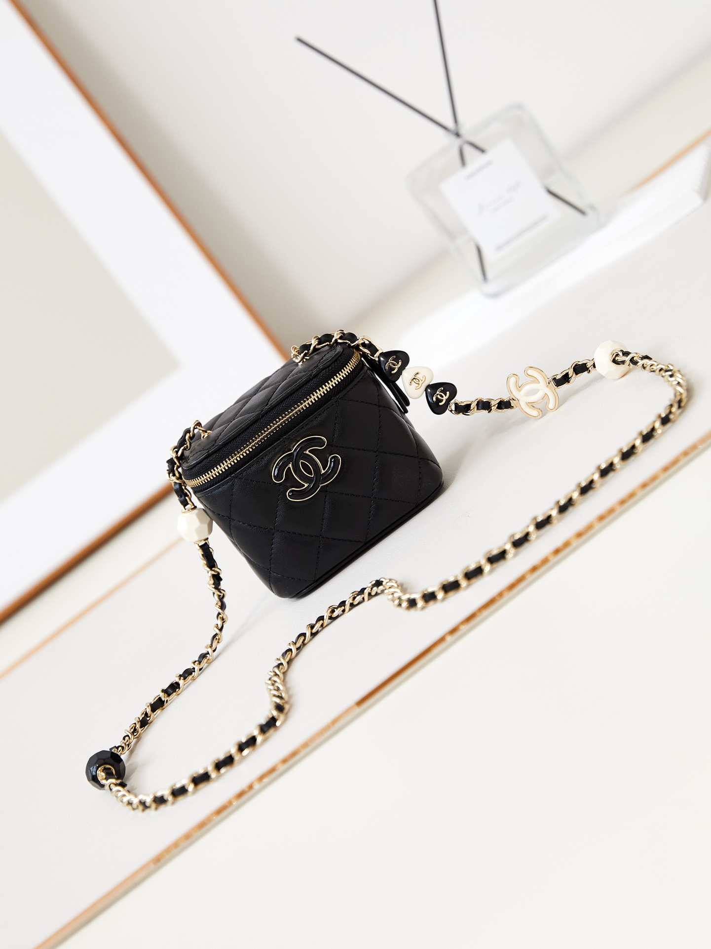 [TOP] CHANEL 23p Enamel Buckle Vanity Case 8.5*11*7cm - 5 Colour